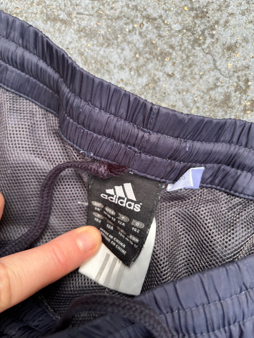 Adidas 3/4 Cargo Track Pants Size M Navy Blue Spell Out Logo Nylon Windbreakers