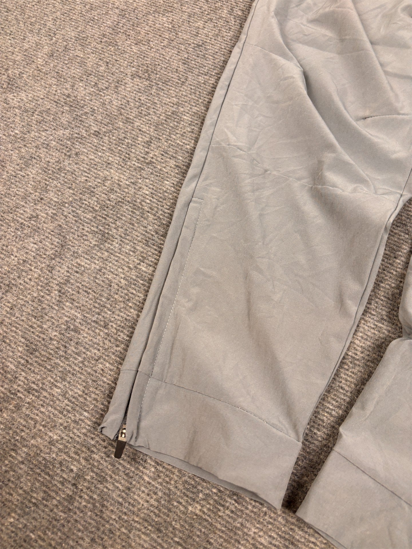 Modern Classic Nike Dri-Fit Track Pants Men's S Grey swoosh workout gym joggers Tapered