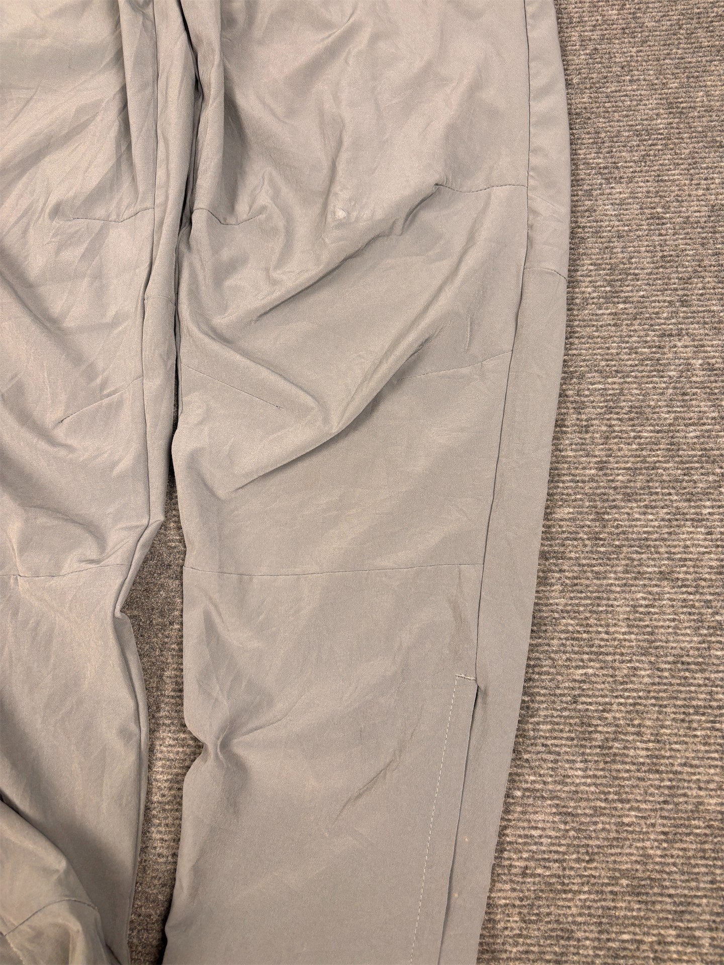 Modern Classic Nike Dri-Fit Track Pants Men's S Grey swoosh workout gym joggers Tapered