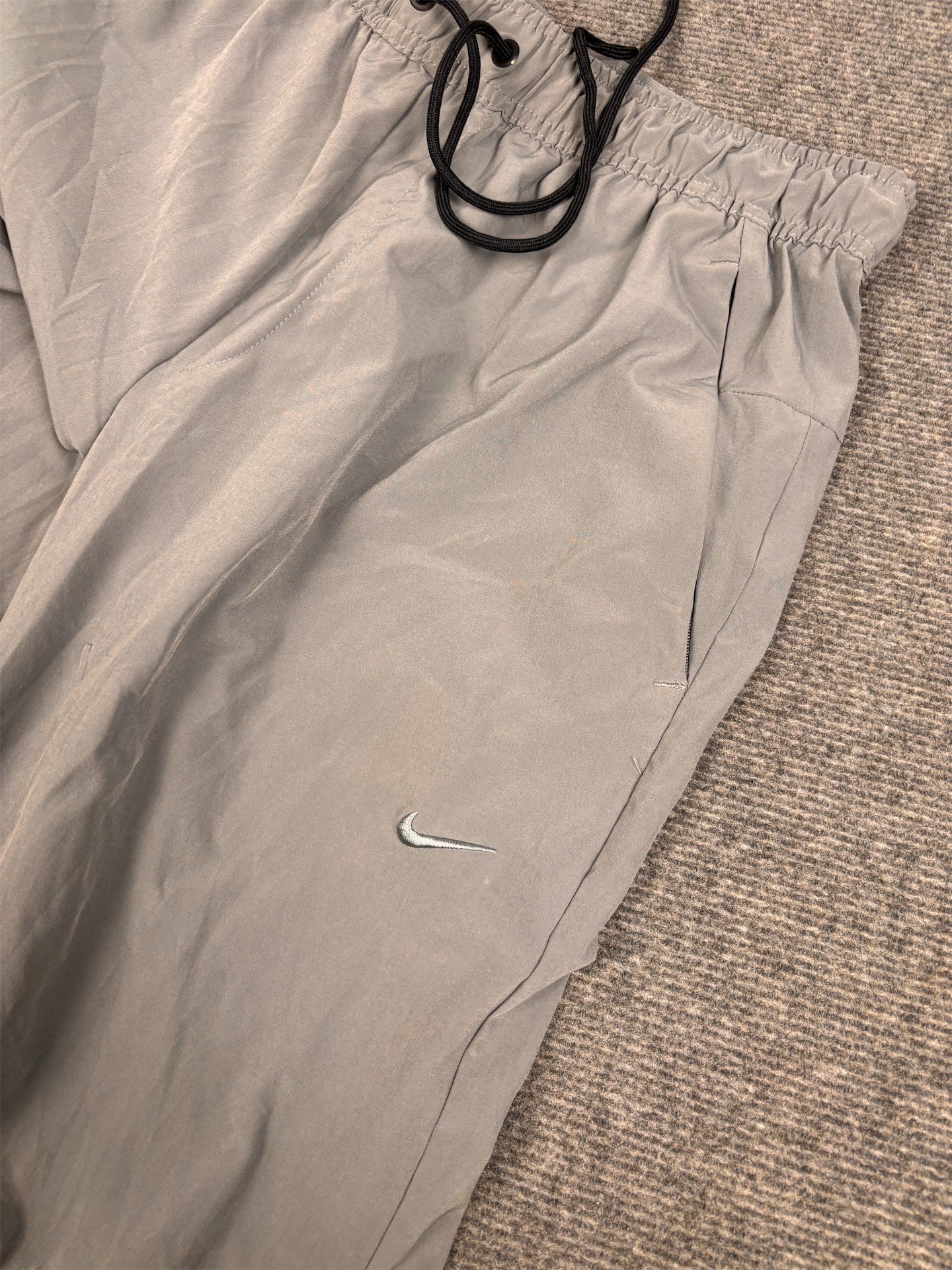Modern Classic Nike Dri-Fit Track Pants Men's S Grey swoosh workout gym joggers Tapered