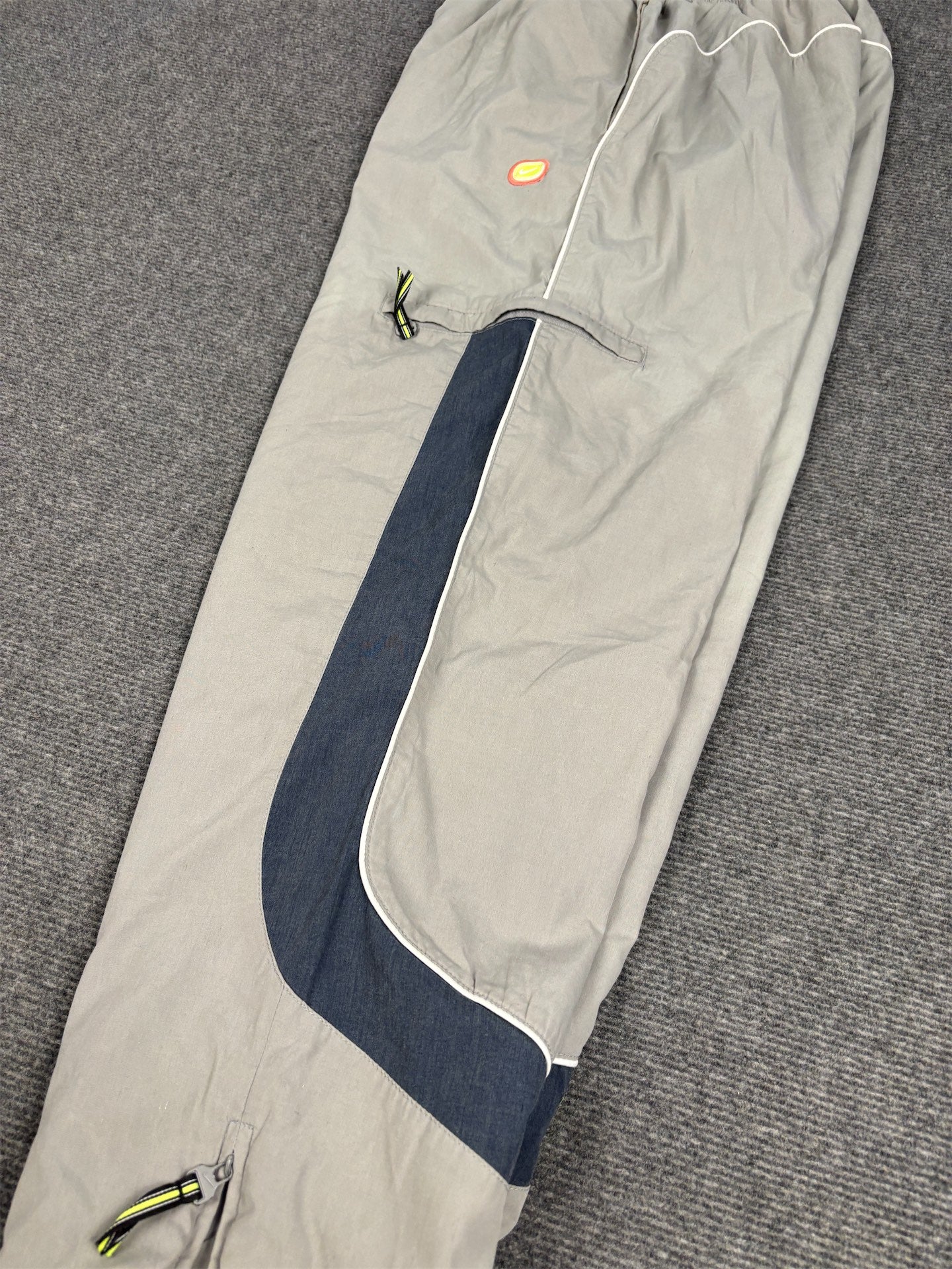 Vintage Y2K Nike Cargo Track Pants Men's M Grey badge spell out logo white piping Straight Leg