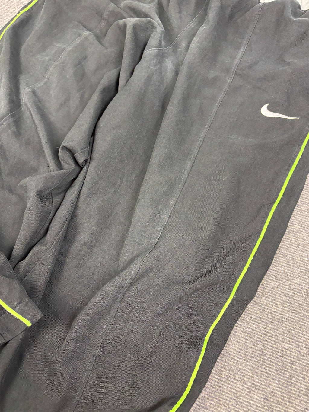 Vintage Y2K Nike Basketball Track Pants Men's XL Black green piping pleated baggy  Wide Leg