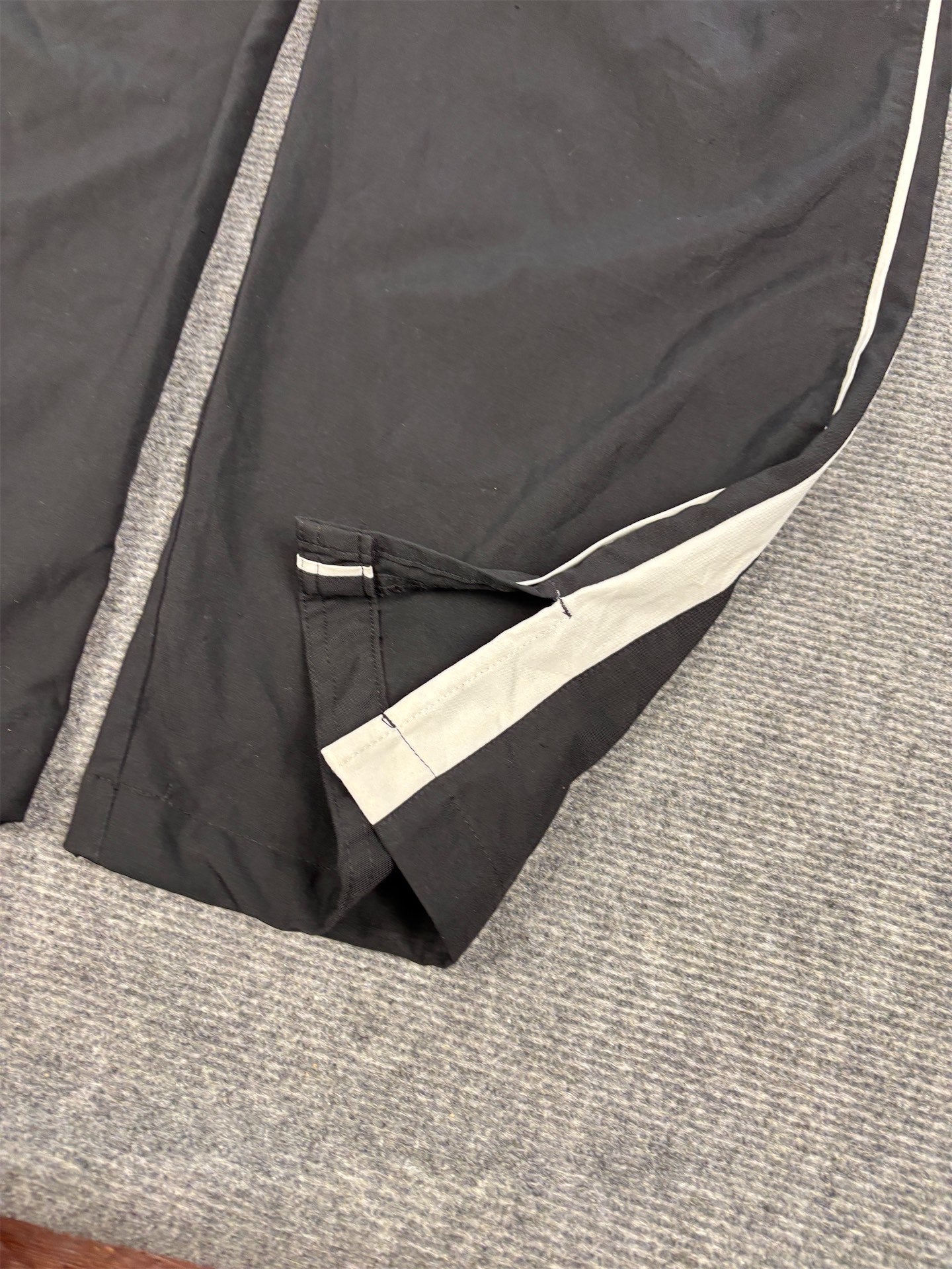 Vintage Y2K Nike Track Pants Women's XL Black white piping logo classic joggers Straight Leg
