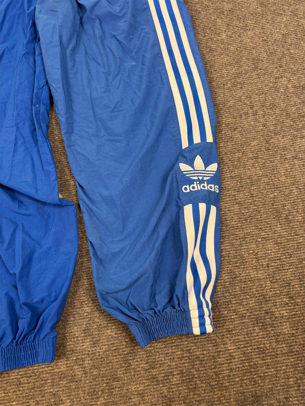 Classic Adidas Track Pants Women's XS Blue white 3 stripe flower logo cuffed joggers Tapered