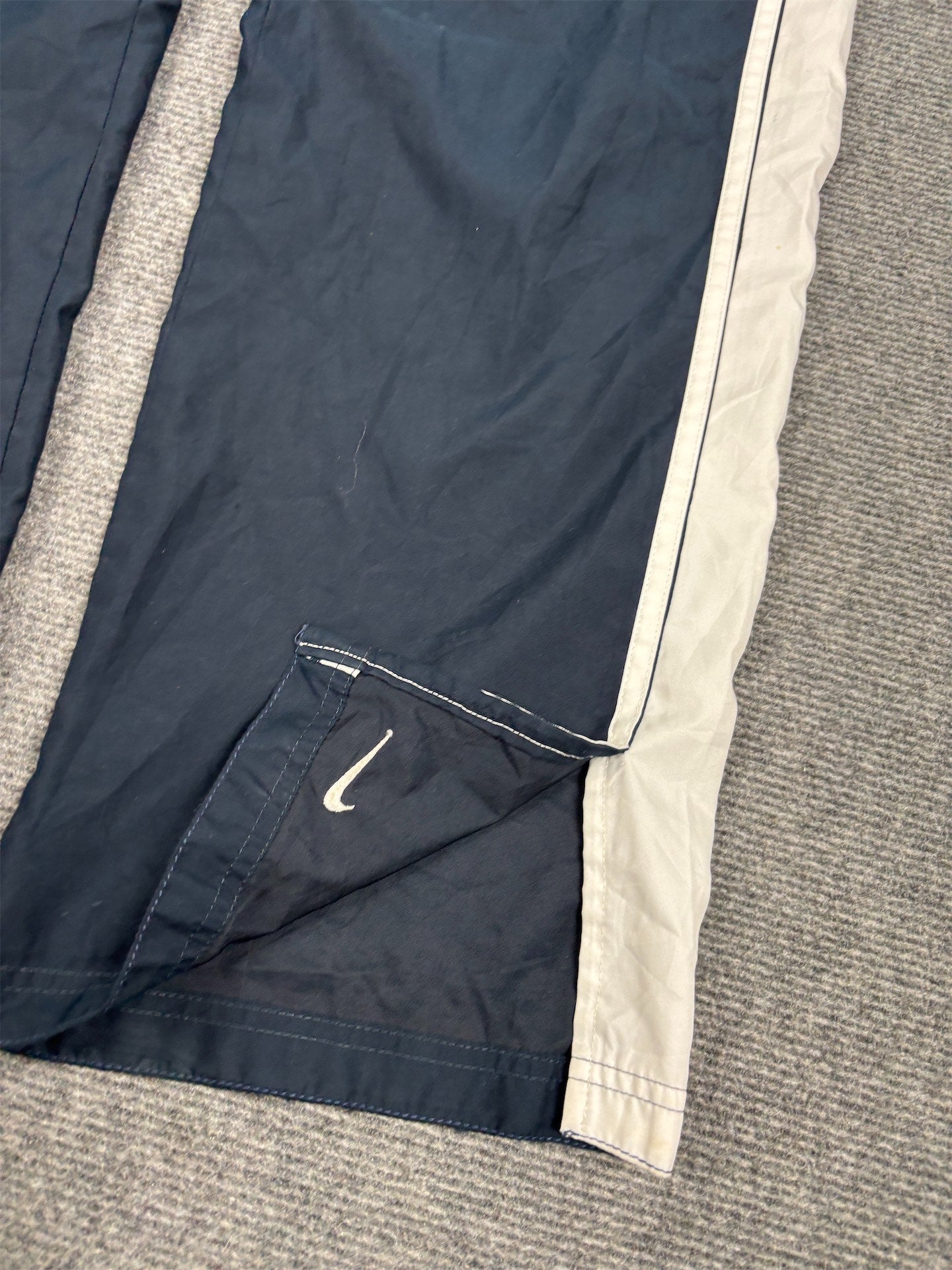 Vintage Y2K Nike Track Pants Women's M Navy White Ankle Swoosh Piping Straight Leg