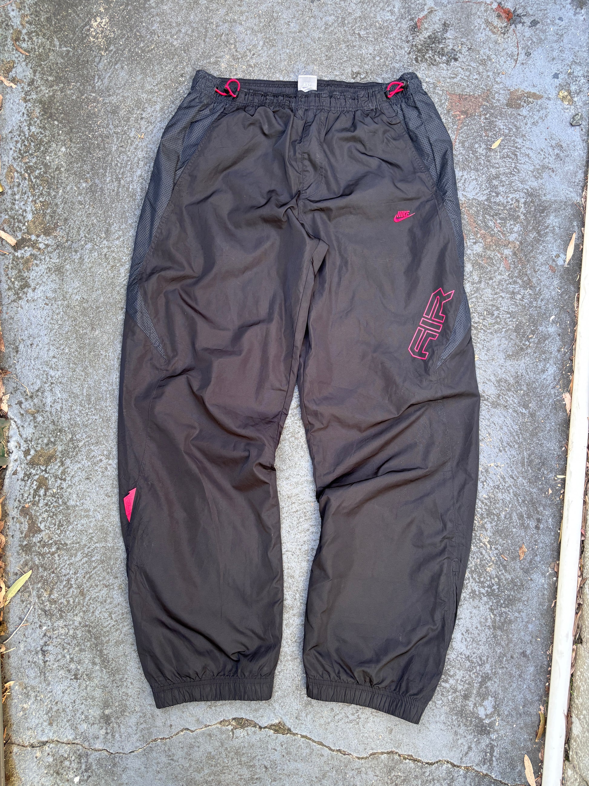 Vintage Y2K Nike Air Track Pants Men’s L Black Red Spell Out Bungee Waist Nylon Windbreakers