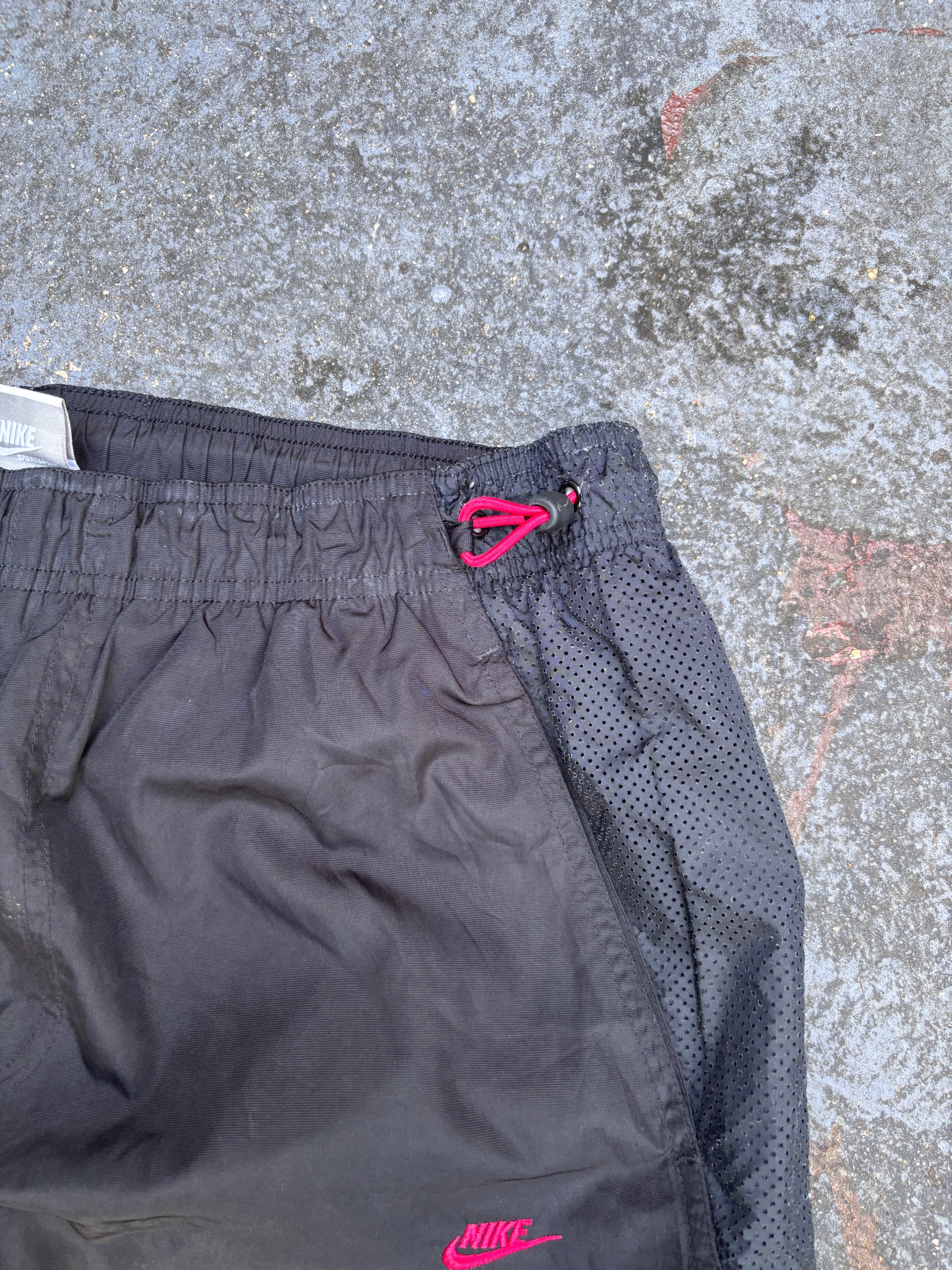 Vintage Y2K Nike Air Track Pants Men’s L Black Red Spell Out Bungee Waist Nylon Windbreakers