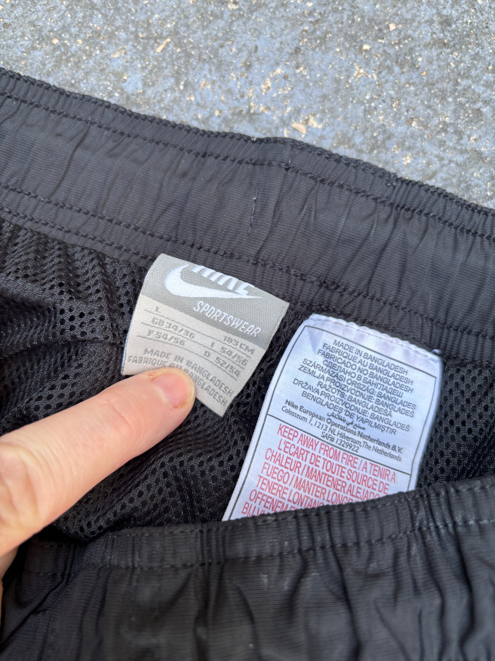 Vintage Y2K Nike Air Track Pants Men’s L Black Red Spell Out Bungee Waist Nylon Windbreakers