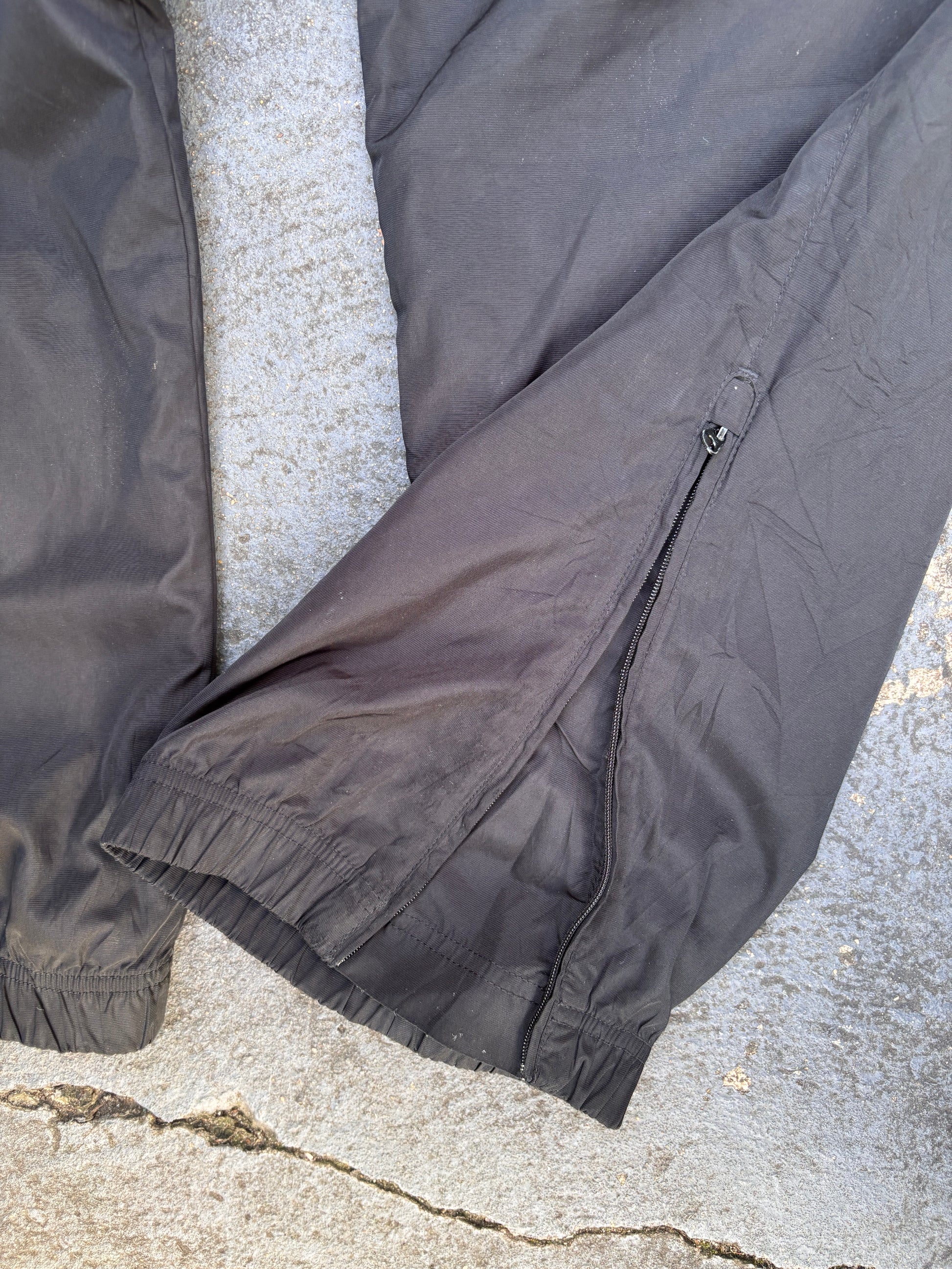 Vintage Y2K Nike Air Track Pants Men’s L Black Red Spell Out Bungee Waist Nylon Windbreakers