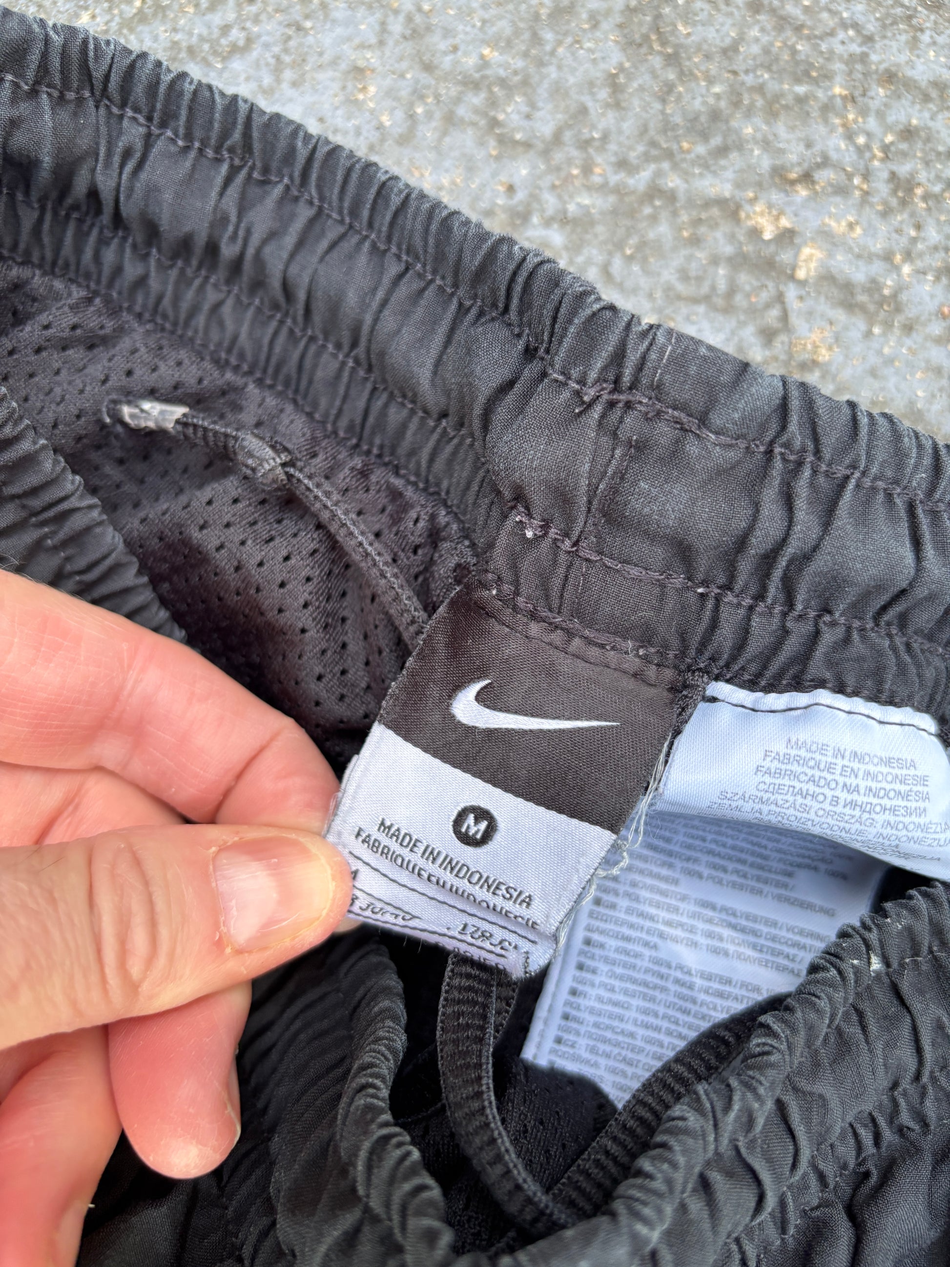 Classic Nike Track Pants Sz M Black White Green Piping Nylon Style Windbreakers