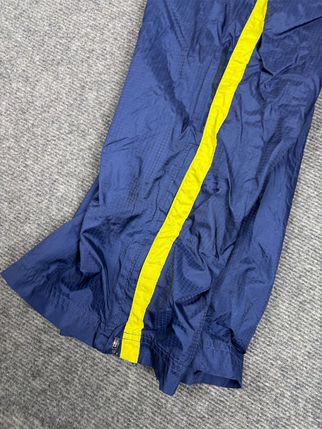 Vintage Y2K Nike Cargo Track Pants Women's S Navy Yellow Piping Spell Out