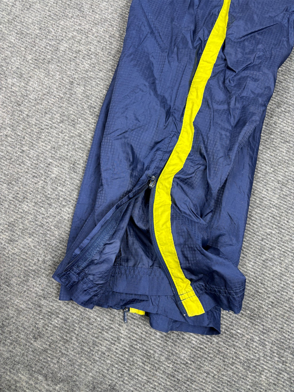 Vintage Y2K Nike Cargo Track Pants Women's S Navy Yellow Piping Spell Out