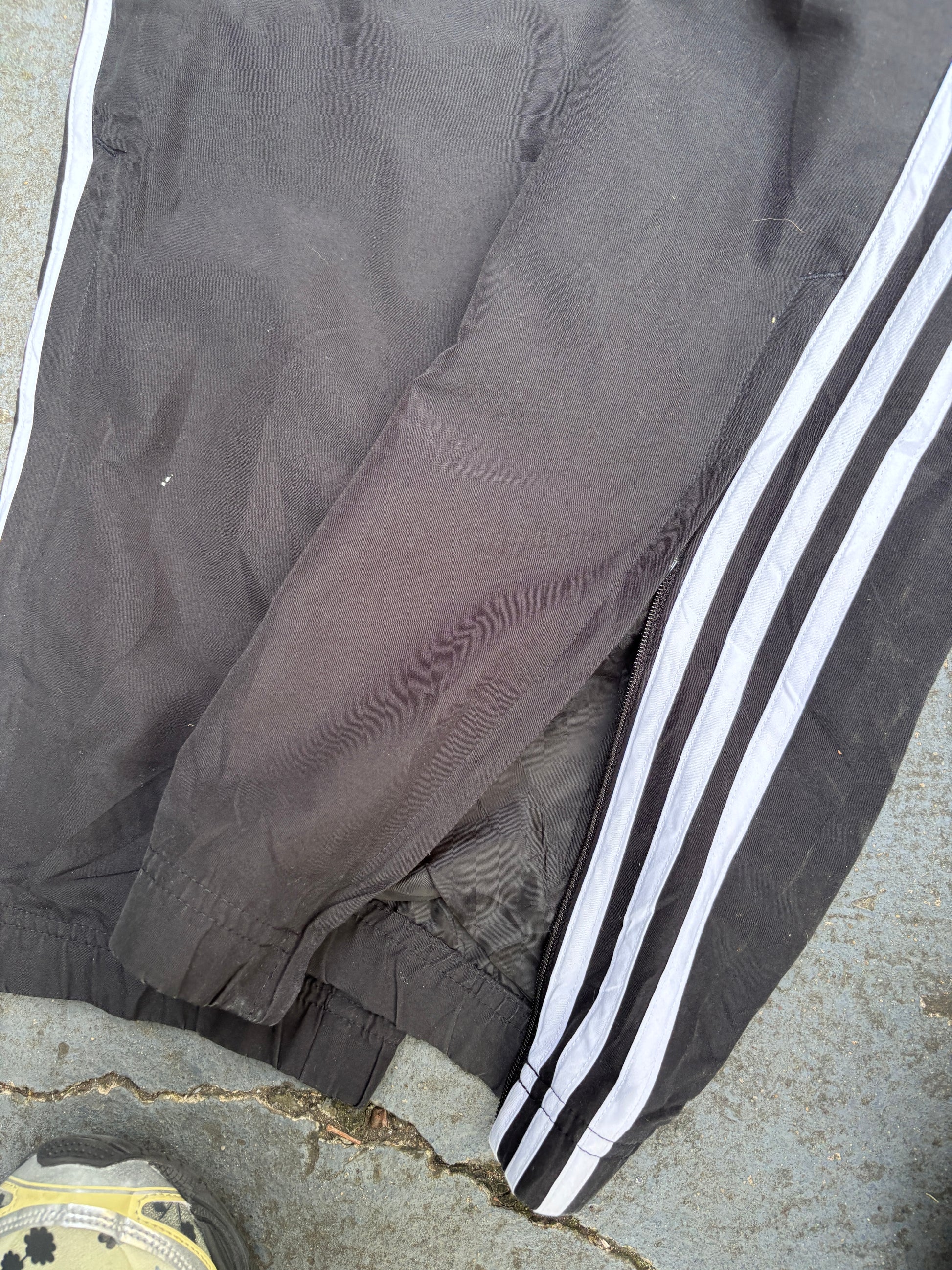 Adidas Track Pants Size M Black White 3 Stripe Classic Windbreakers