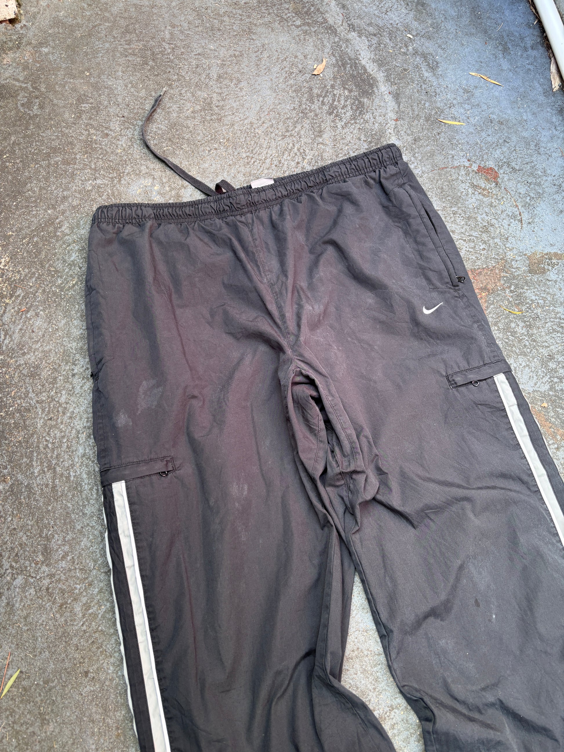 Vintage Y2K Nike Cargo Track Pants XL Black White Grey Side Detail Wide Leg