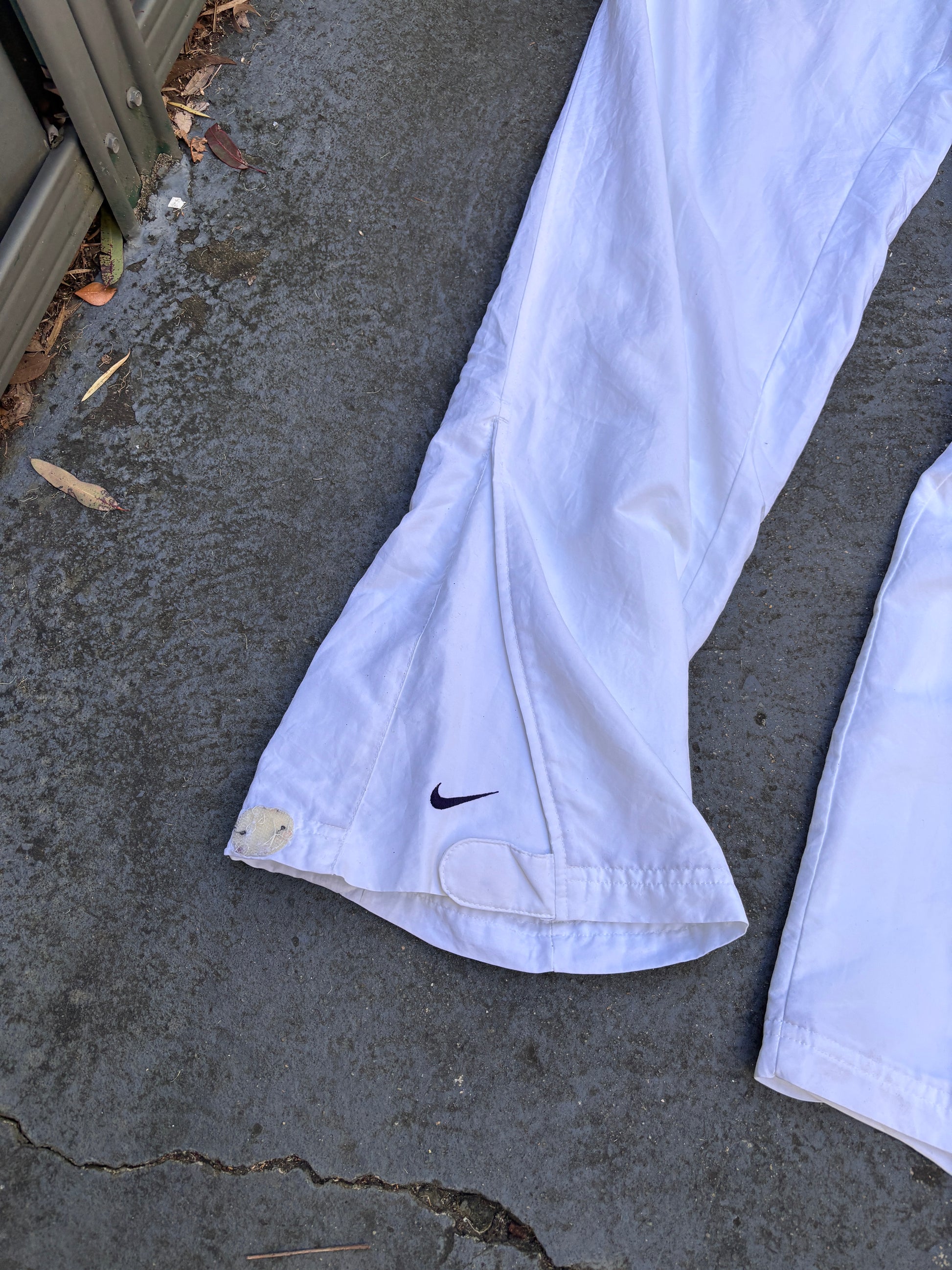 Vintage Y2K Nike Track Pants L White Black Swoosh Wide Leg Ankle Velcro Windbreakers