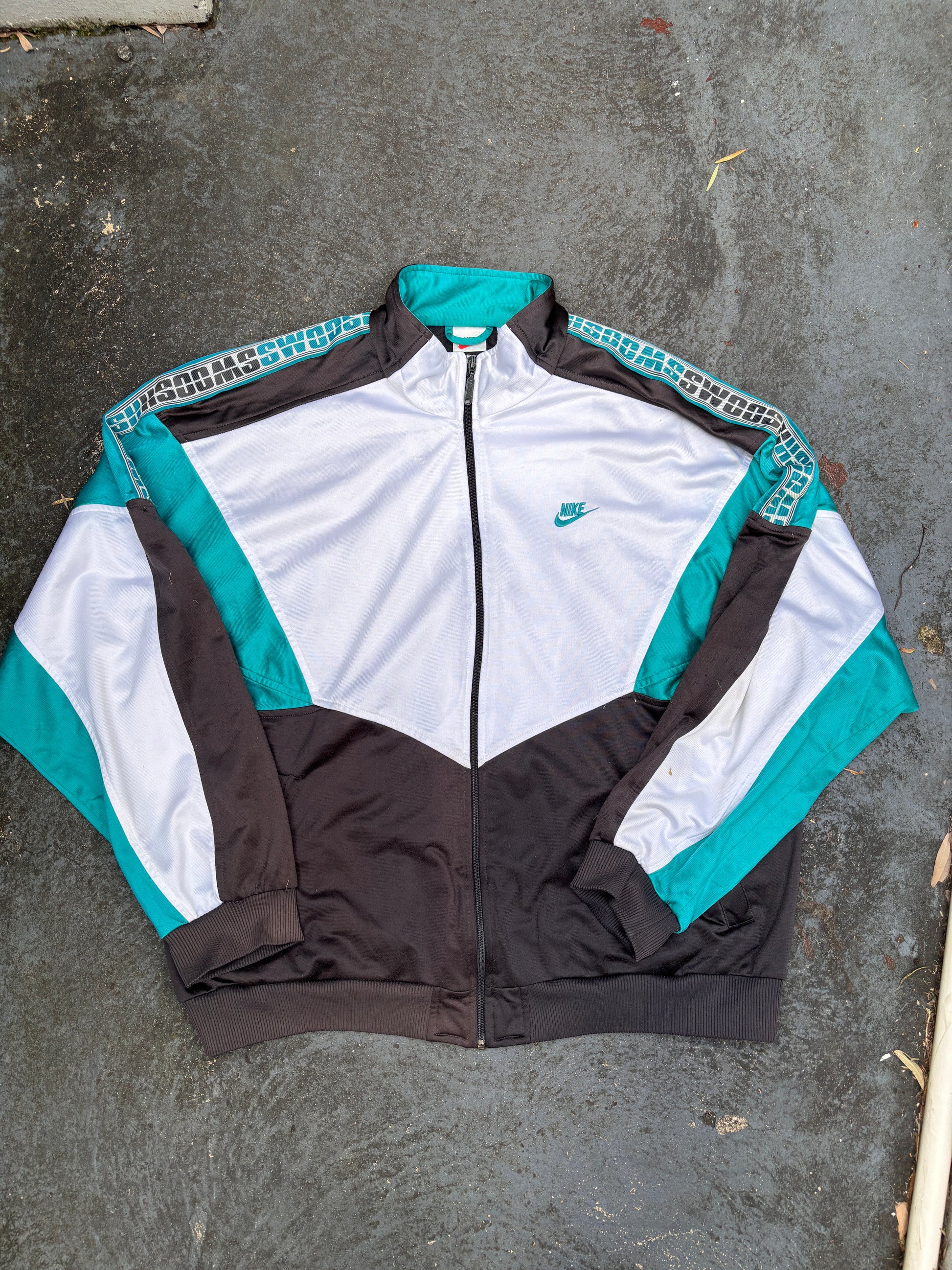 Vintage 90s Nike Jacket XL White Black Green Chest Logo Swoosh Arm Tape