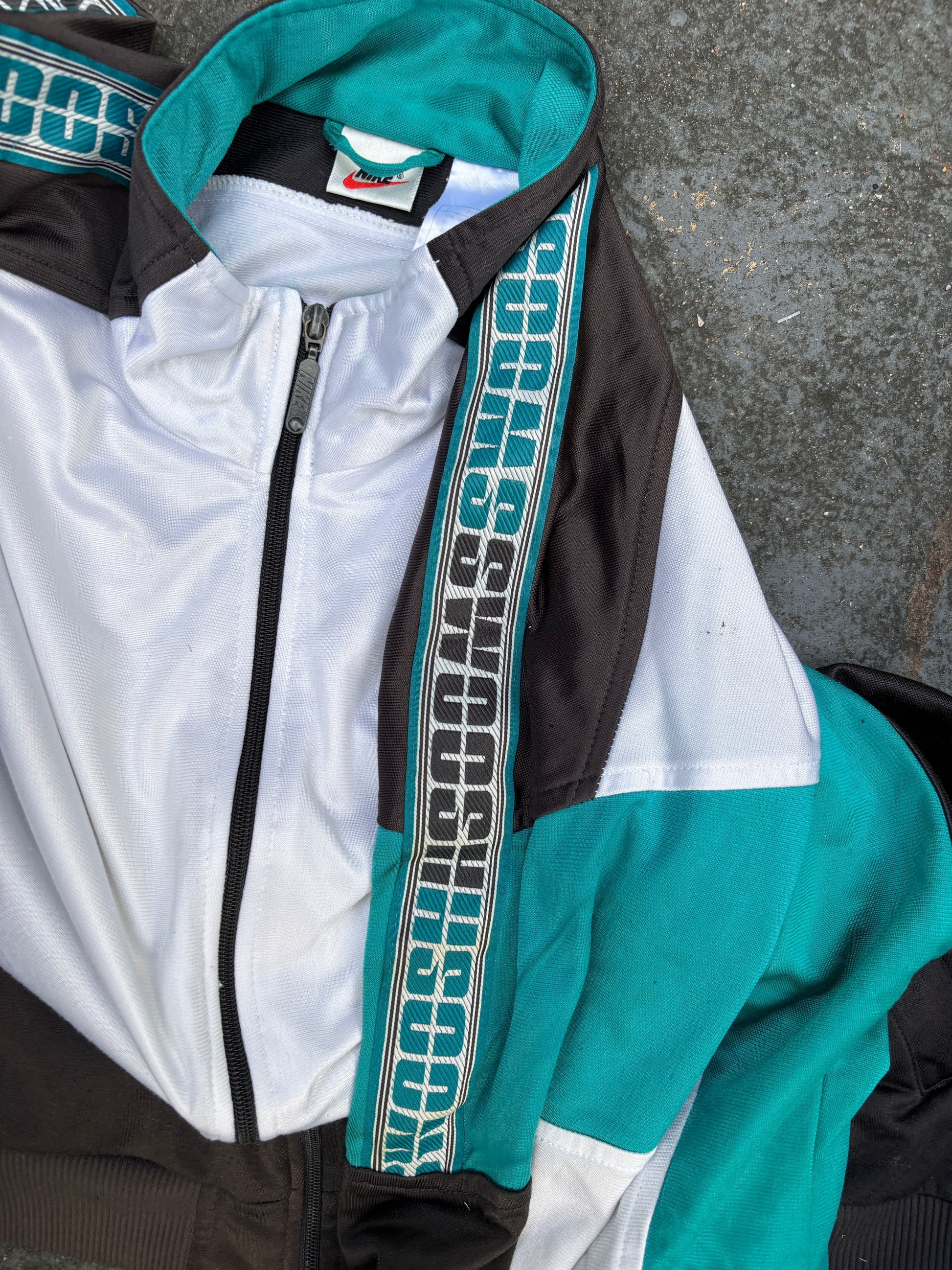 Vintage 90s Nike Jacket XL White Black Green Chest Logo Swoosh Arm Tape