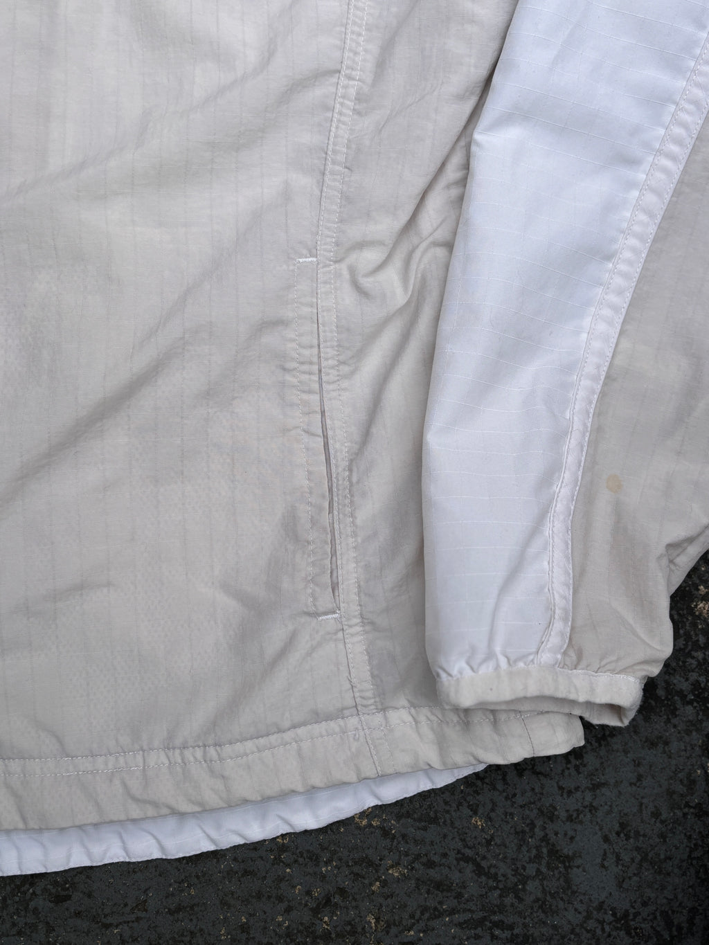Vintage Y2K Nike Court Jacket Size M White Beige Chest Logo Full Zip Windbreaker