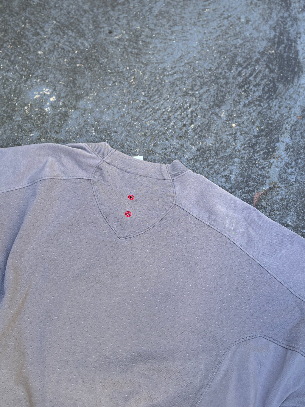 Vintage Y2K Nike Dri-Fit T-Shirt Size M Grey Red Textured Front Graphic Swoosh