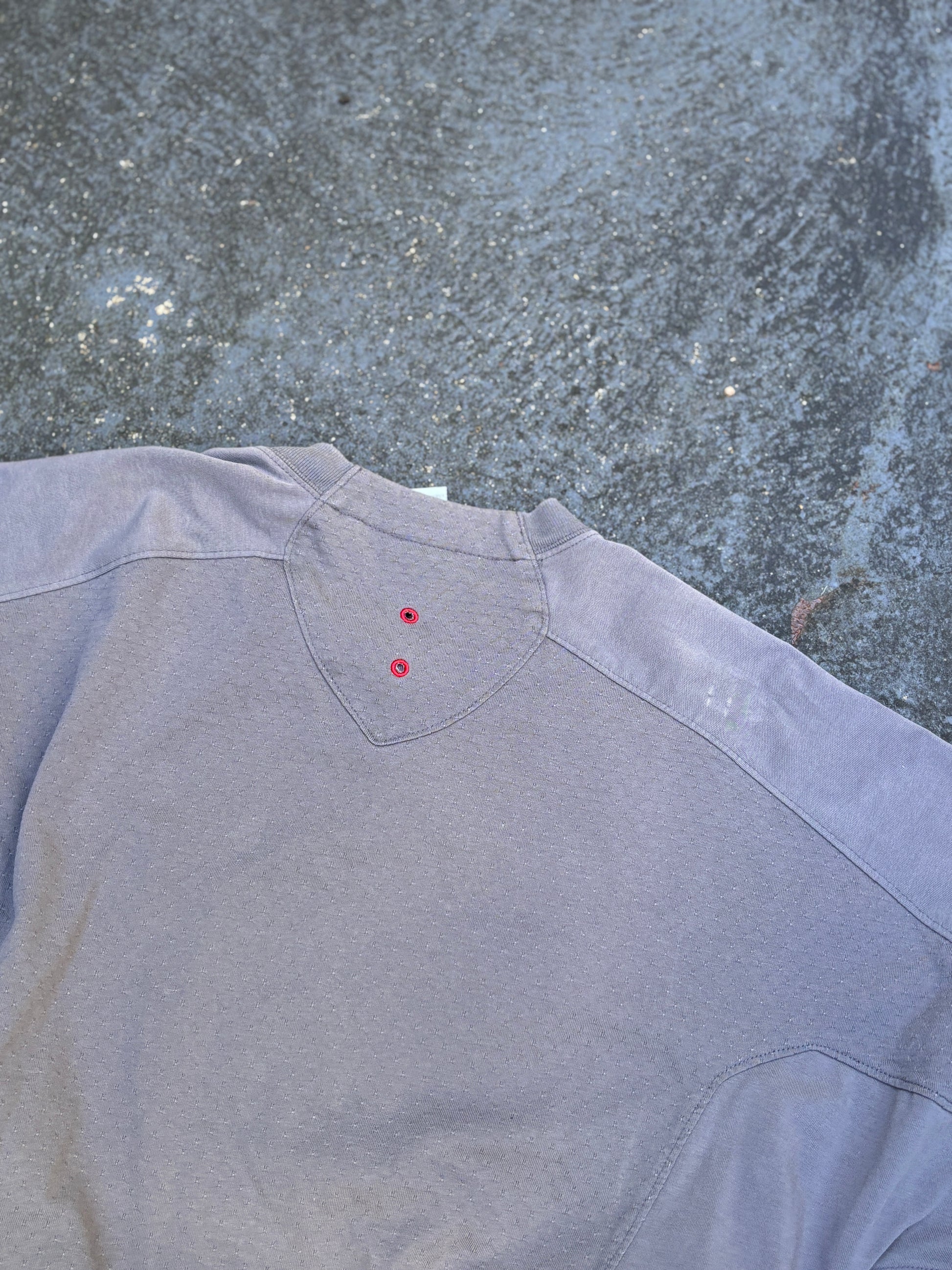 Vintage Y2K Nike Dri-Fit T-Shirt Size M Grey Red Textured Front Graphic Swoosh