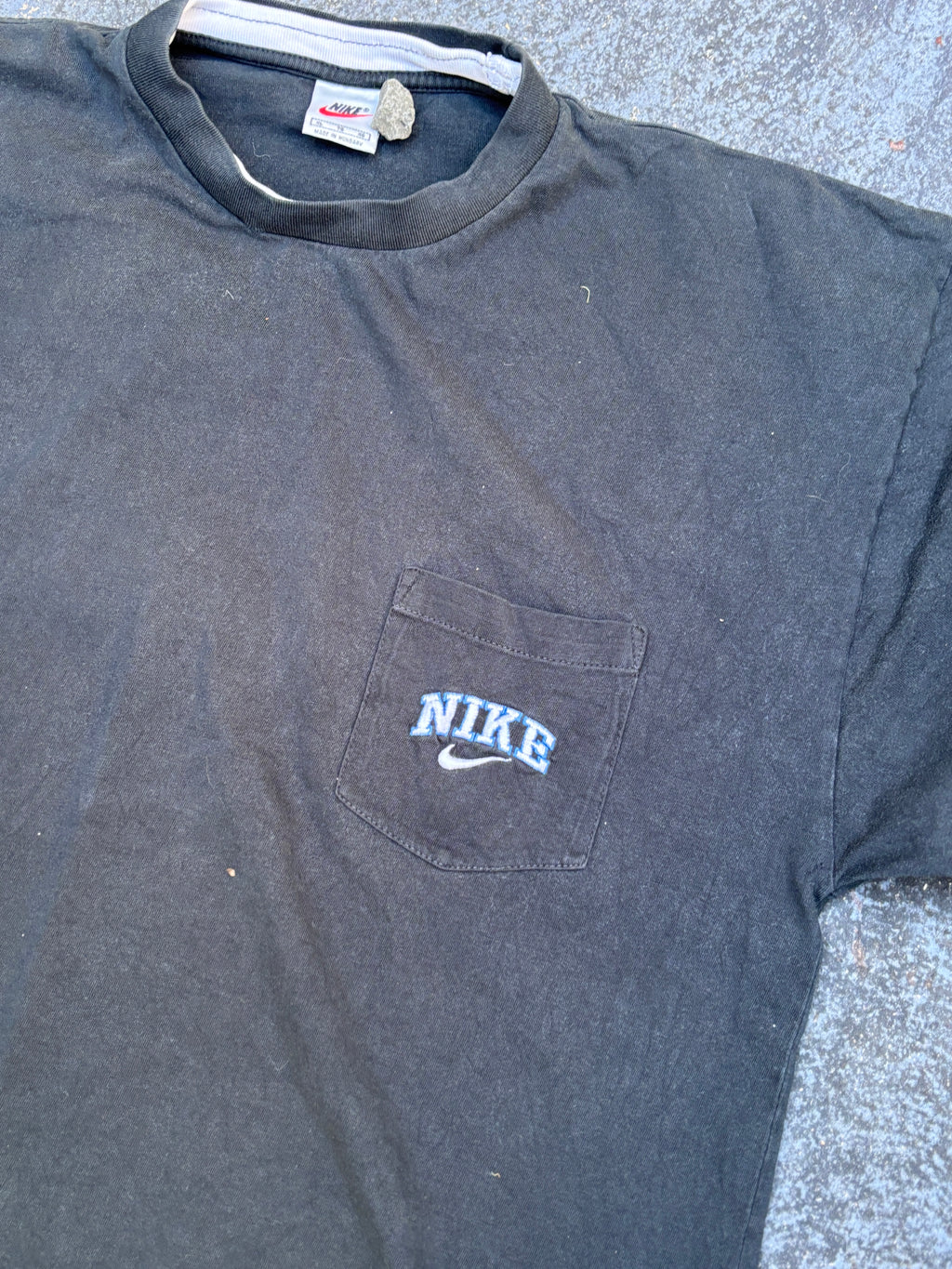 Vintage 90s Nike T-Shirt Size XL Black Chest Pocket Embroidered Spell Out Logo