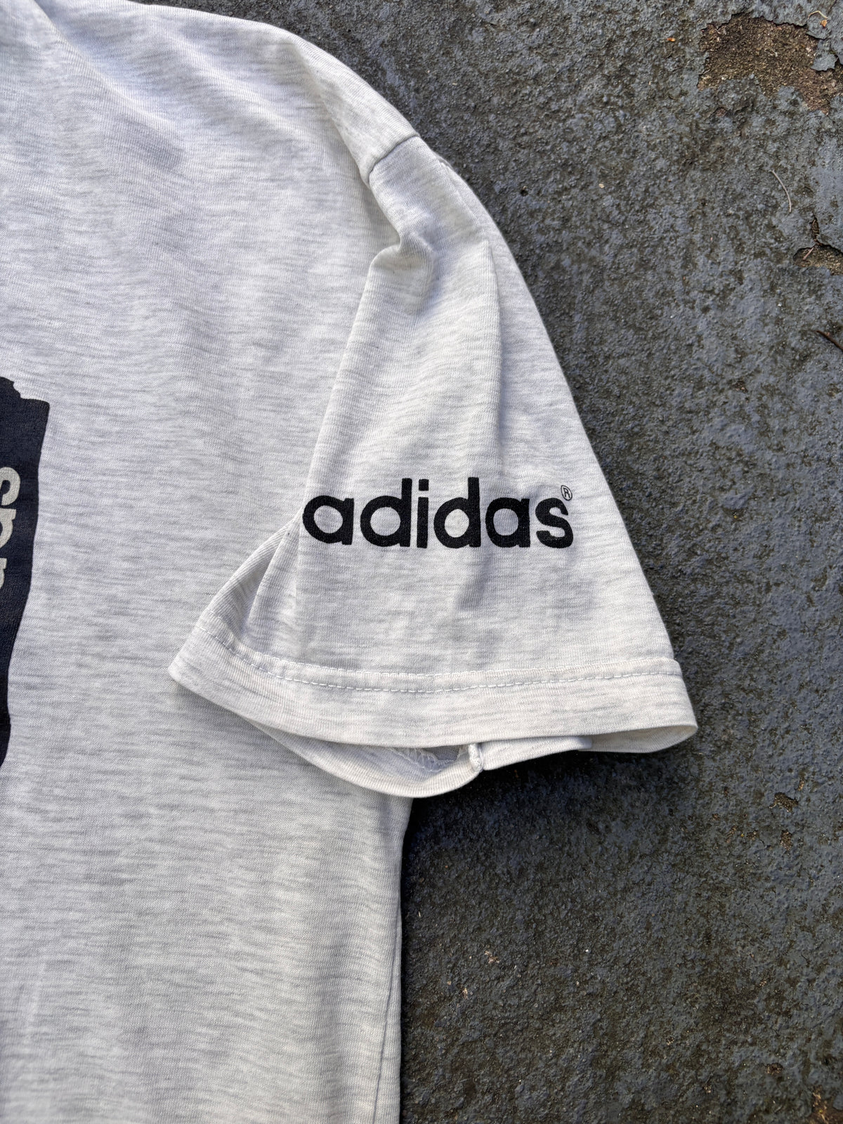 Vintage 90s Adidas T-Shirt Size M Grey Whos Next Basketball Front Graphic