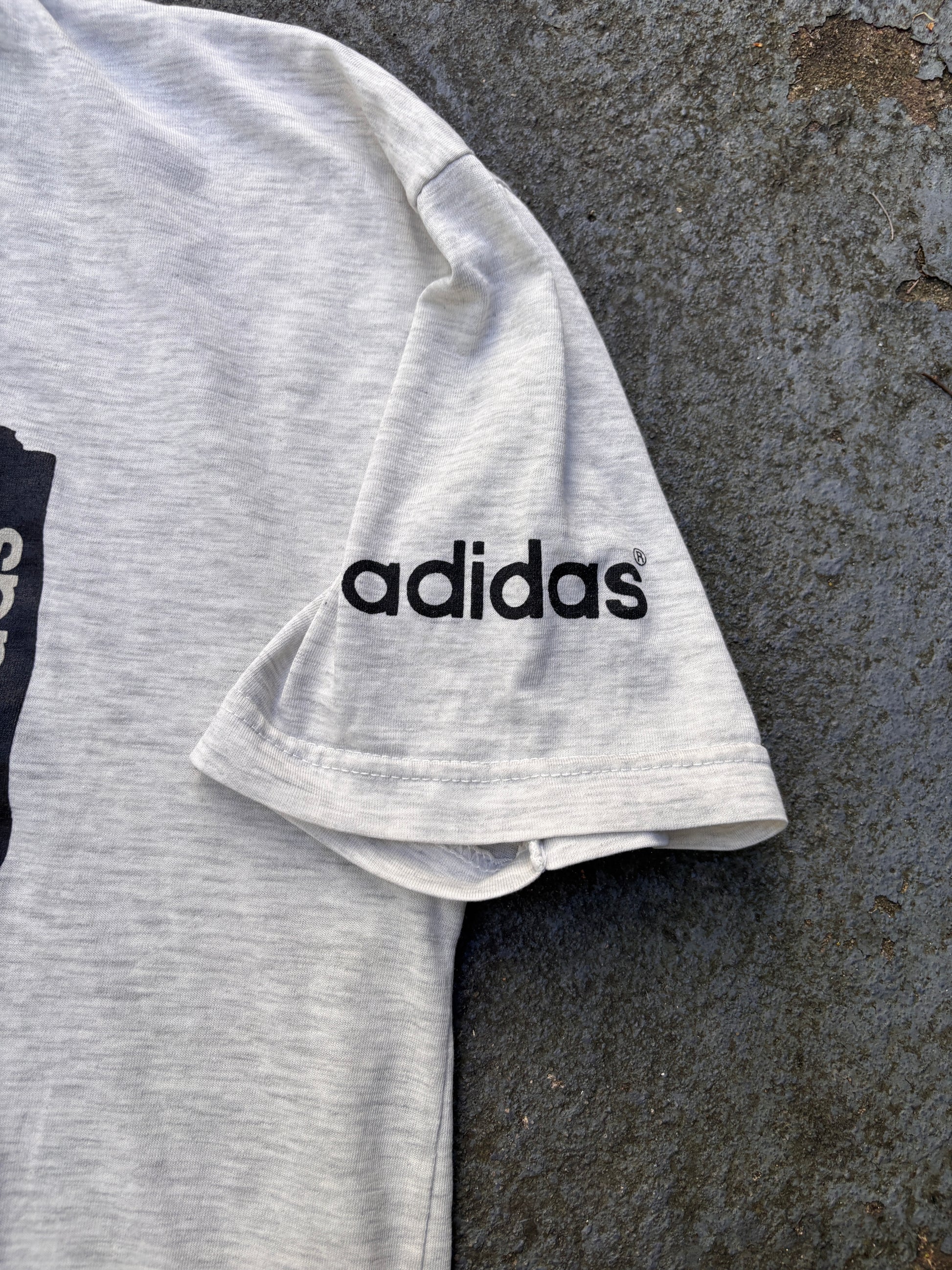 Vintage 90s Adidas T-Shirt Size M Grey Whos Next Basketball Front Graphic