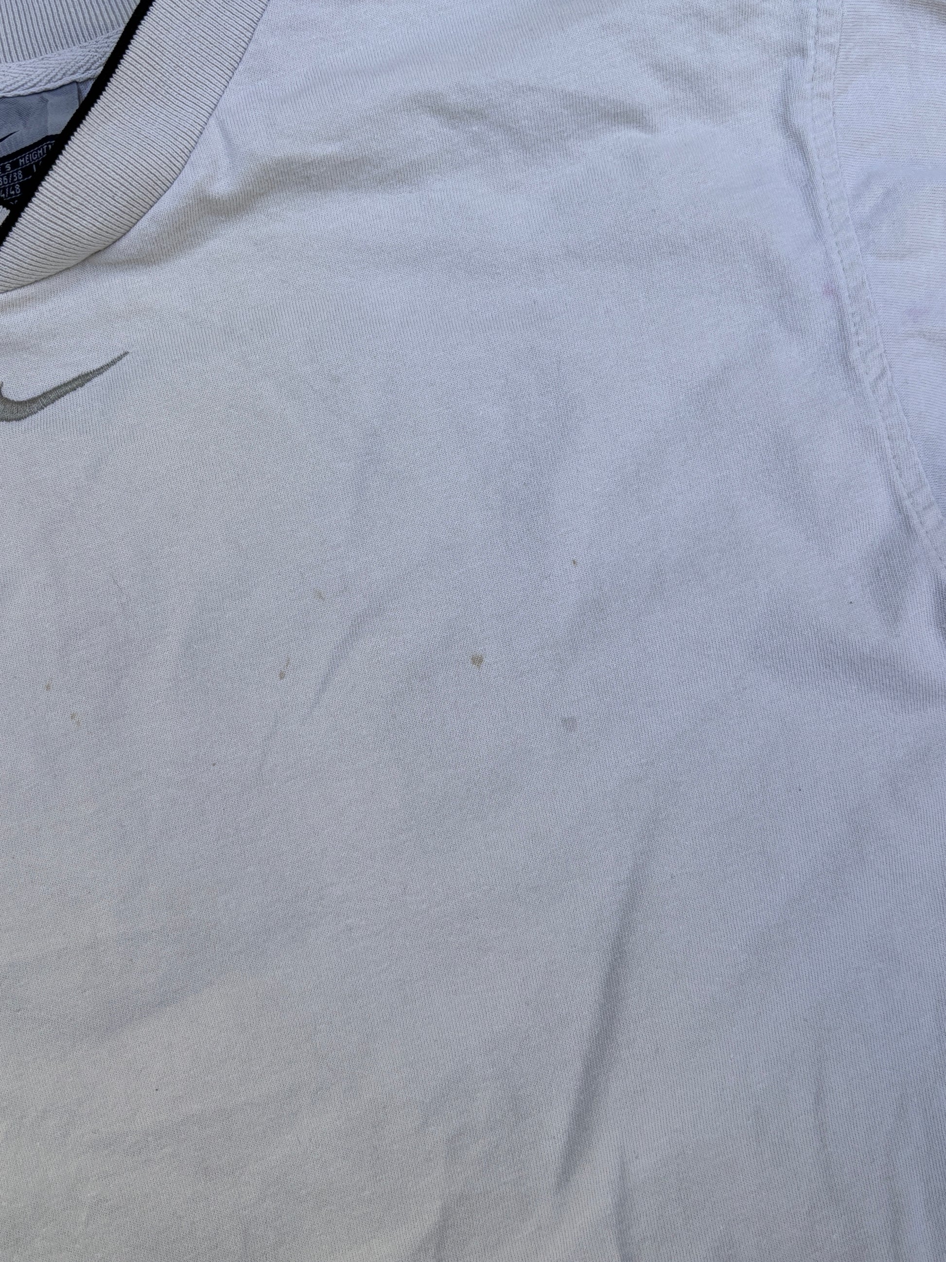 Vintage Y2K Nike T-Shirt Size S Beige V-Neck Embroidered Swoosh Ringer Tee