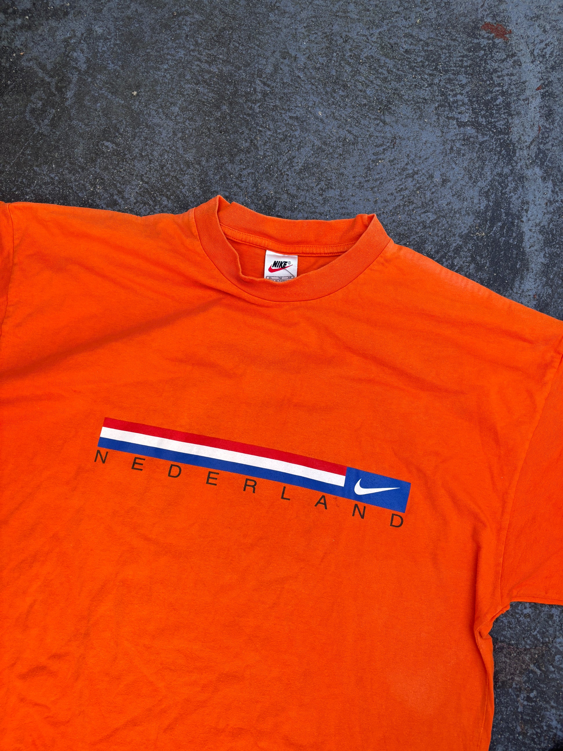 Vintage 90s Nike Netherlands Footabll T-Shirt Size XL Orange National Team Front Back Logo