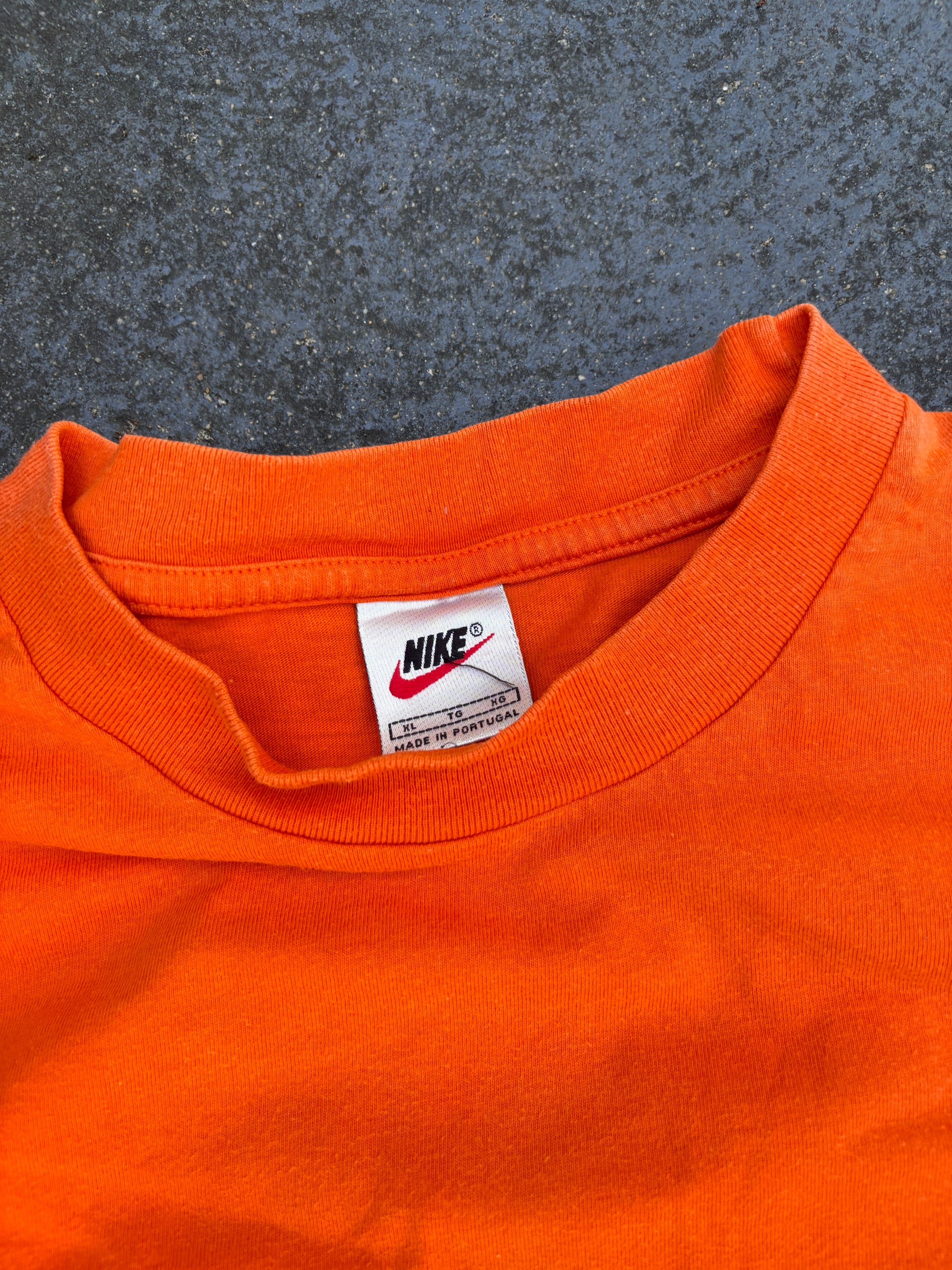Vintage 90s Nike Netherlands Footabll T-Shirt Size XL Orange National Team Front Back Logo