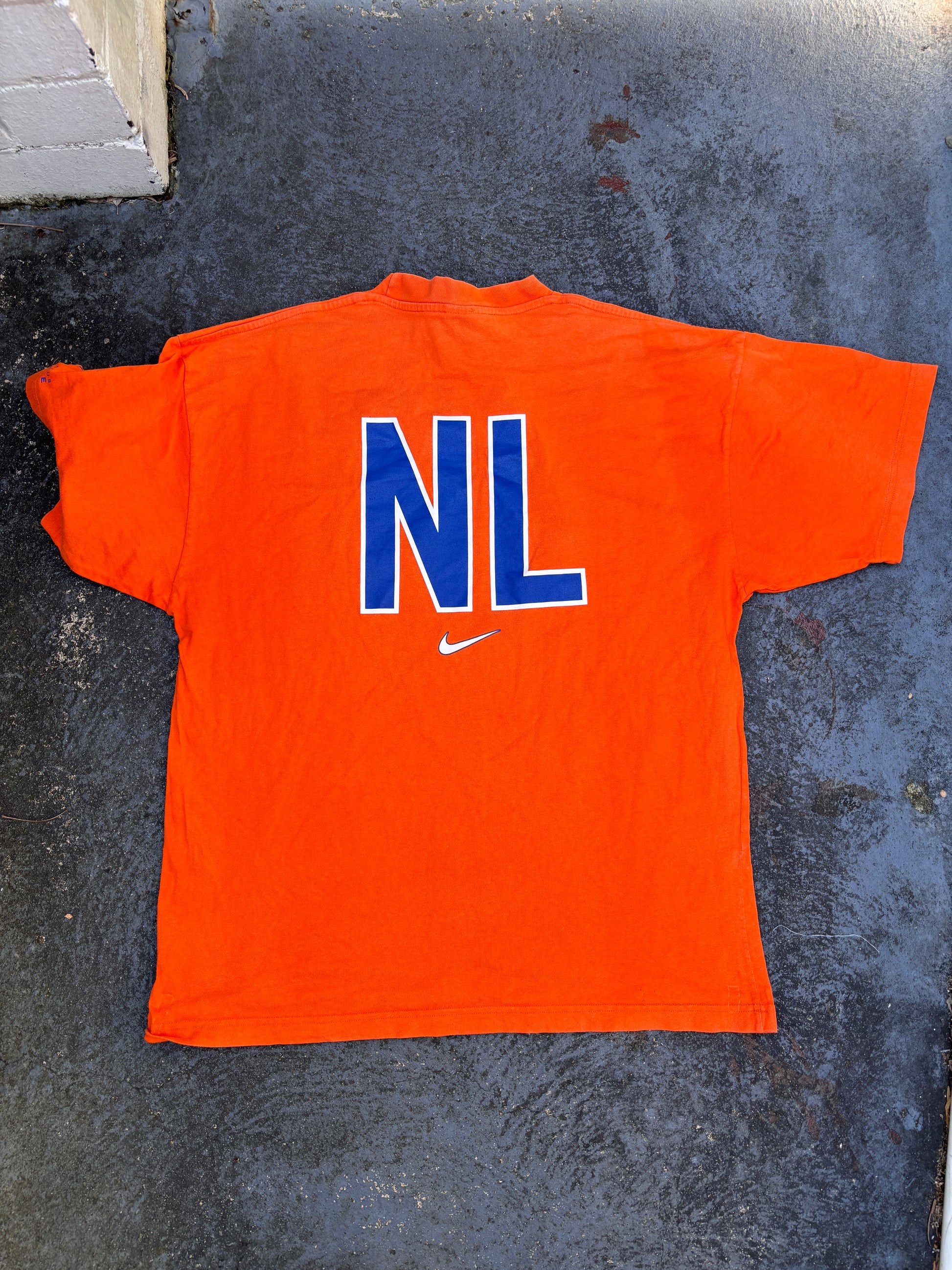Vintage 90s Nike Netherlands Footabll T-Shirt Size XL Orange National Team Front Back Logo
