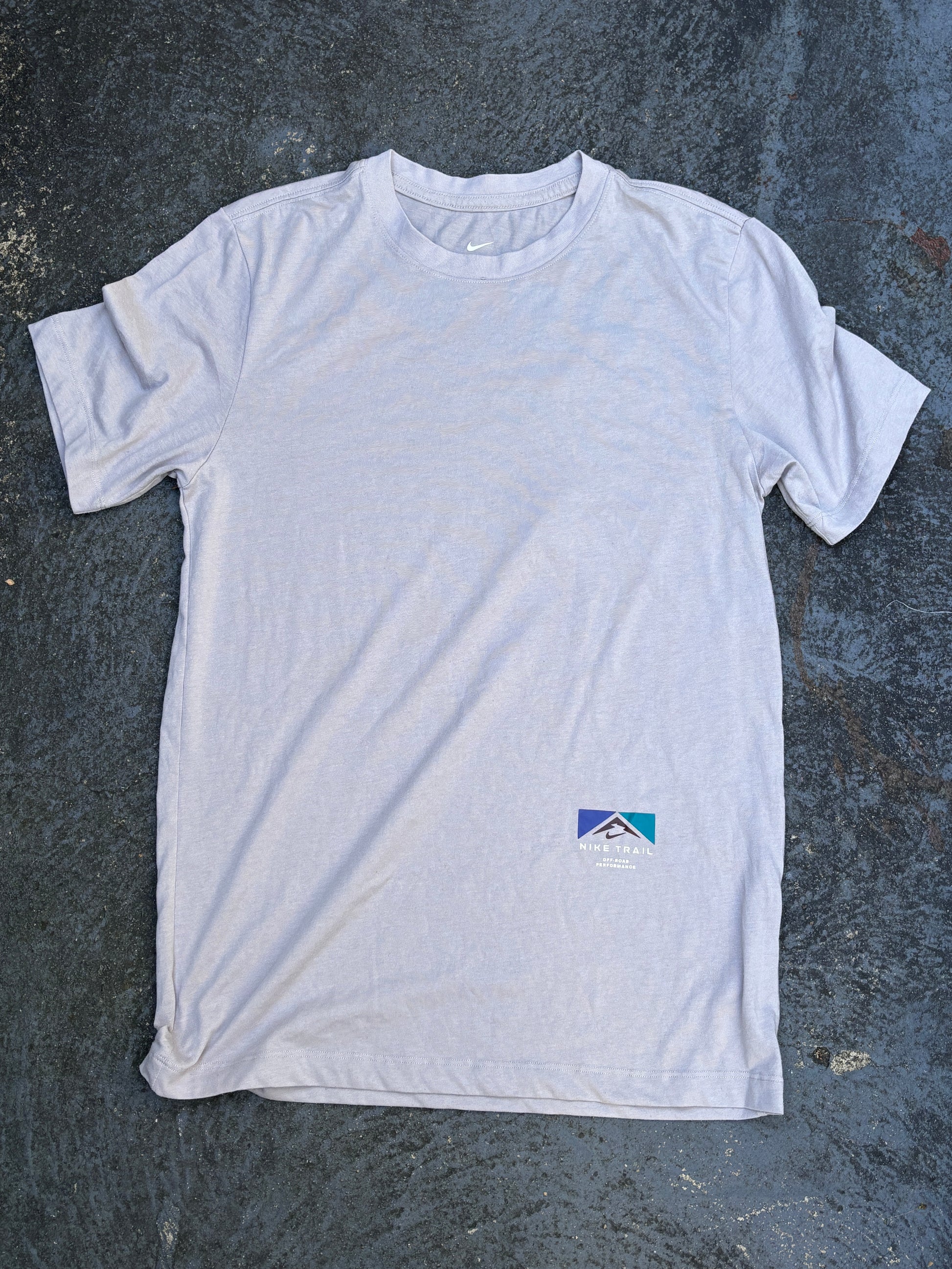 Nike Trail T-Shirt Size S Grey Large Graphic Logo Crew Neck