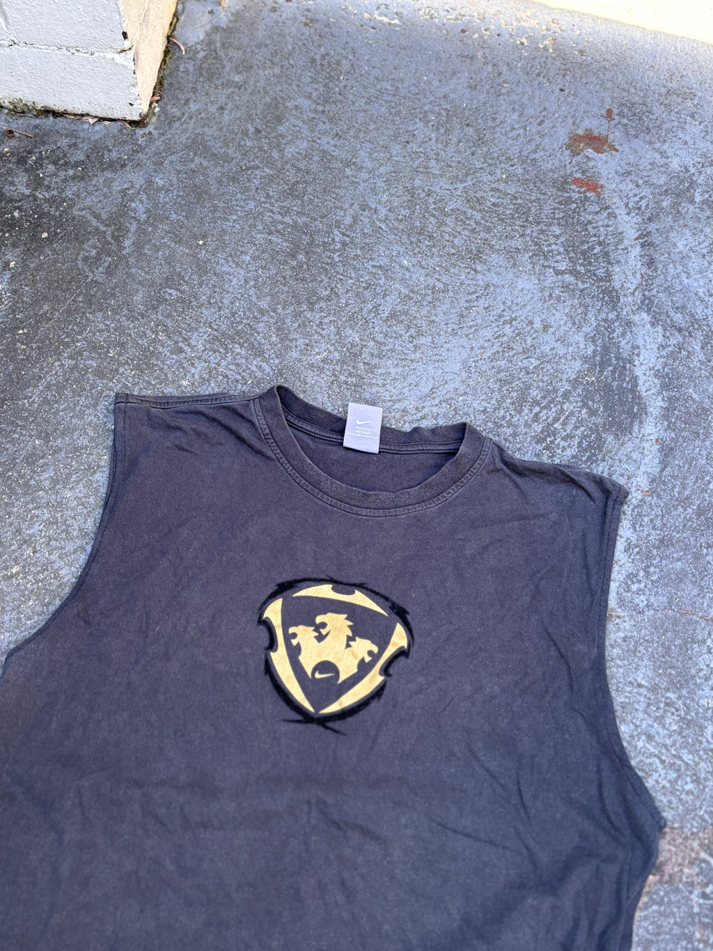 Vintage Y2K Nike Football T-Shirt Size XL Black Large Gold Logo Sleeveless