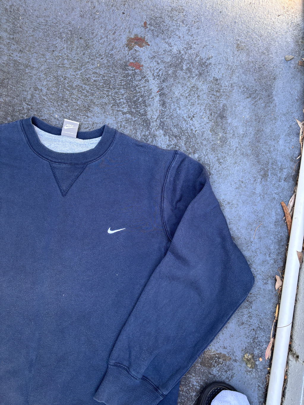 Vintage Y2K Nike Jumper Size L Navy White Chest Swoosh Sweatshirt