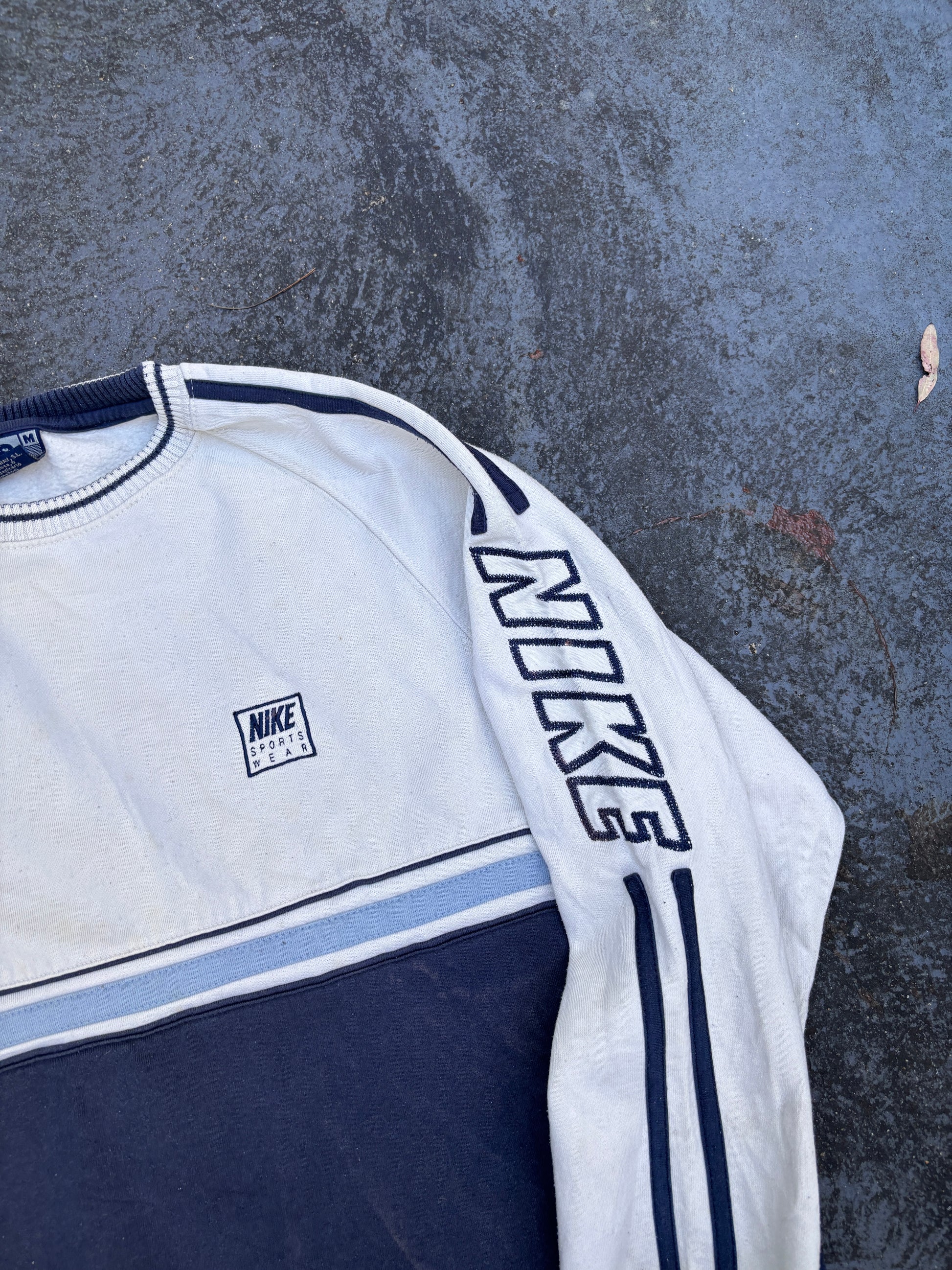 Vintage 90s Nike Spain Jumper Size M Cream Navy Split Spell Out Sweatshirt