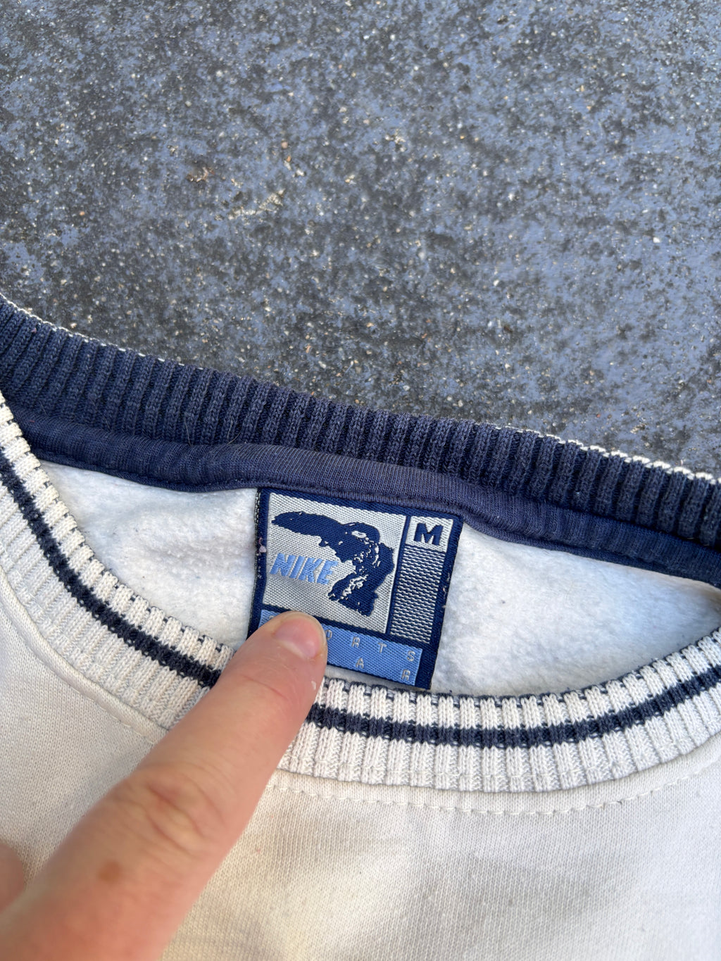 Vintage 90s Nike Spain Jumper Size M Cream Navy Split Spell Out Sweatshirt
