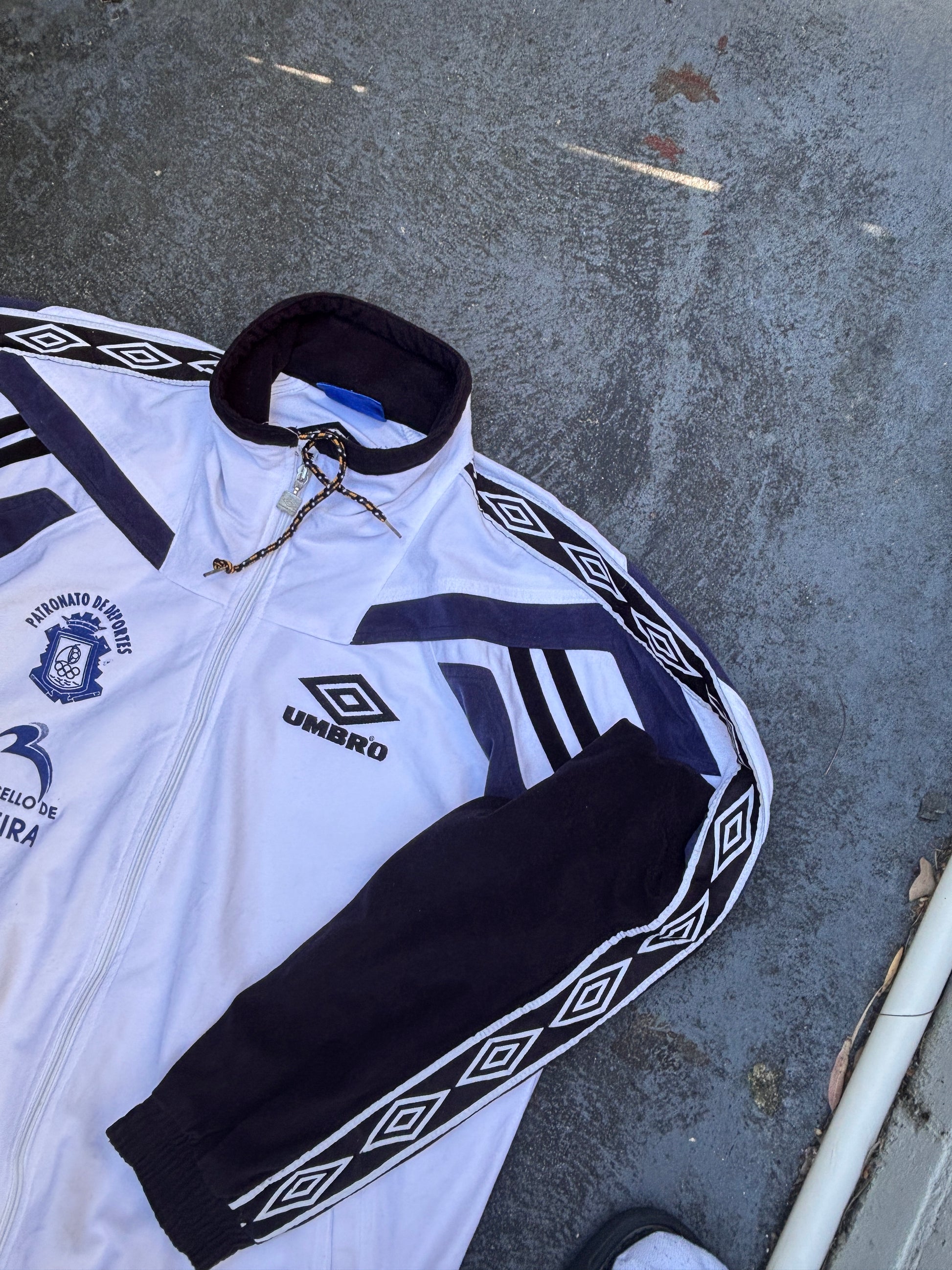Vintage Y2K Umbro Football Jacket Size XL White Chest Logos Arm Tape Full Zip