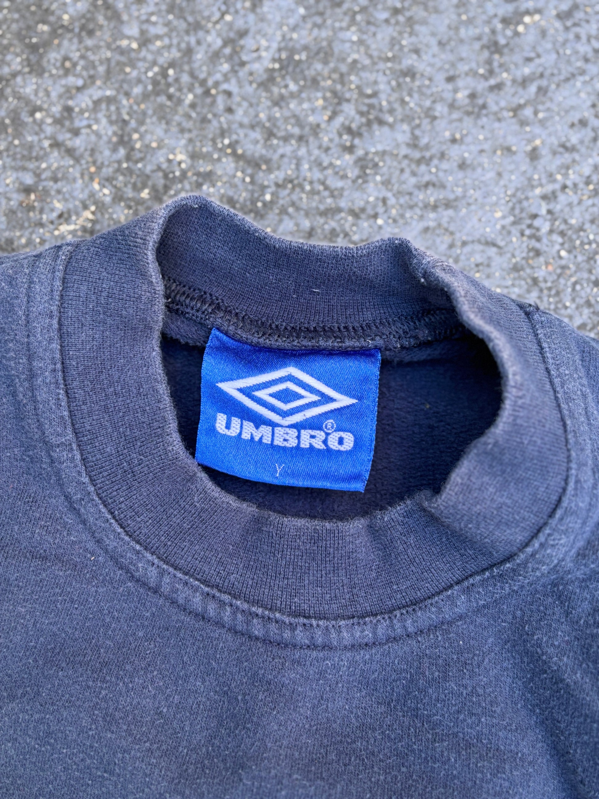 Vintage Y2K Umbro Jumper Women’s Size M Navy Chest Logo Sweatshirt