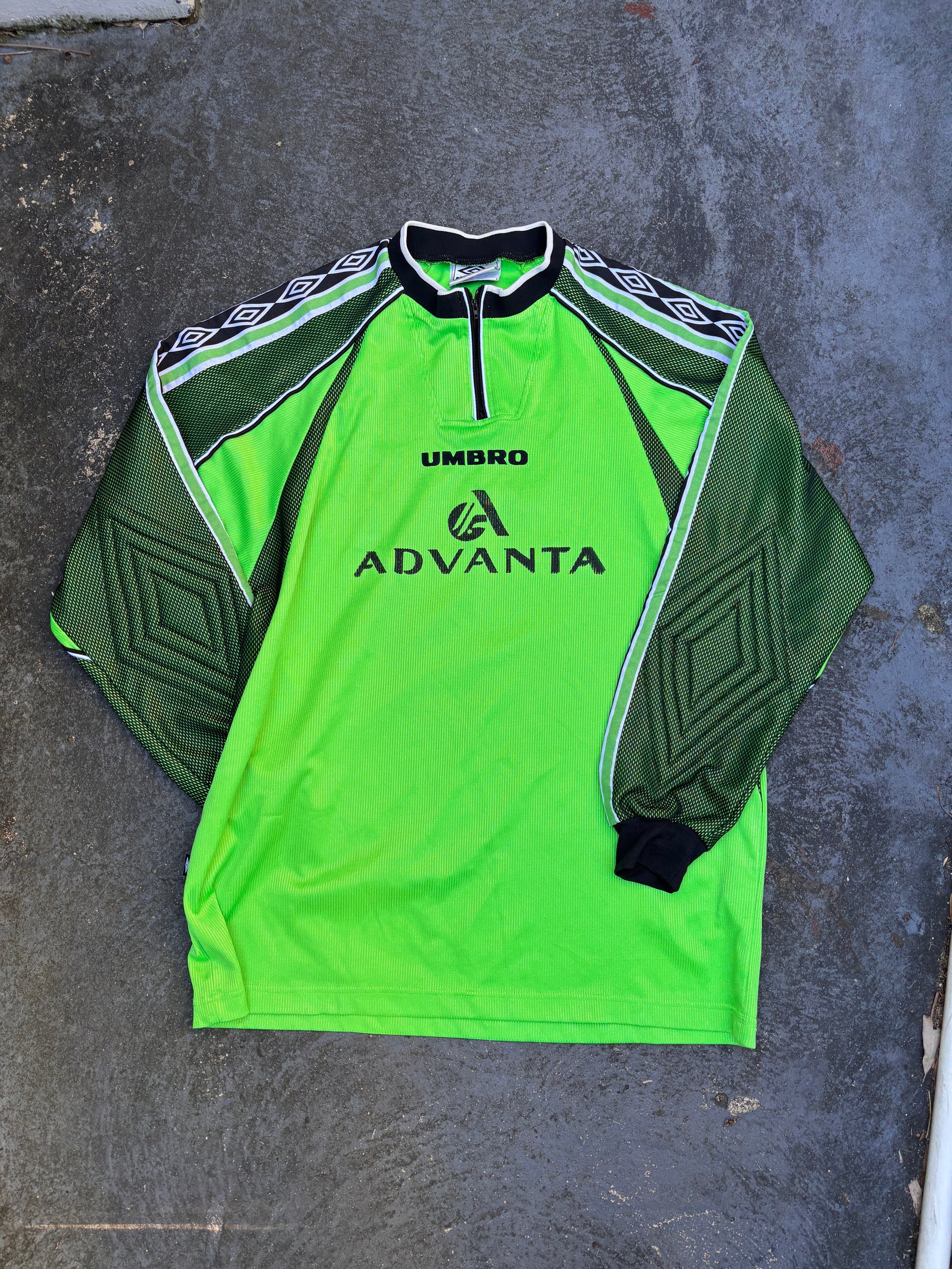 Vintage 90s Umbro Goalie Jersey Jumper Size XL Green Black Centre Logo Arm Tape