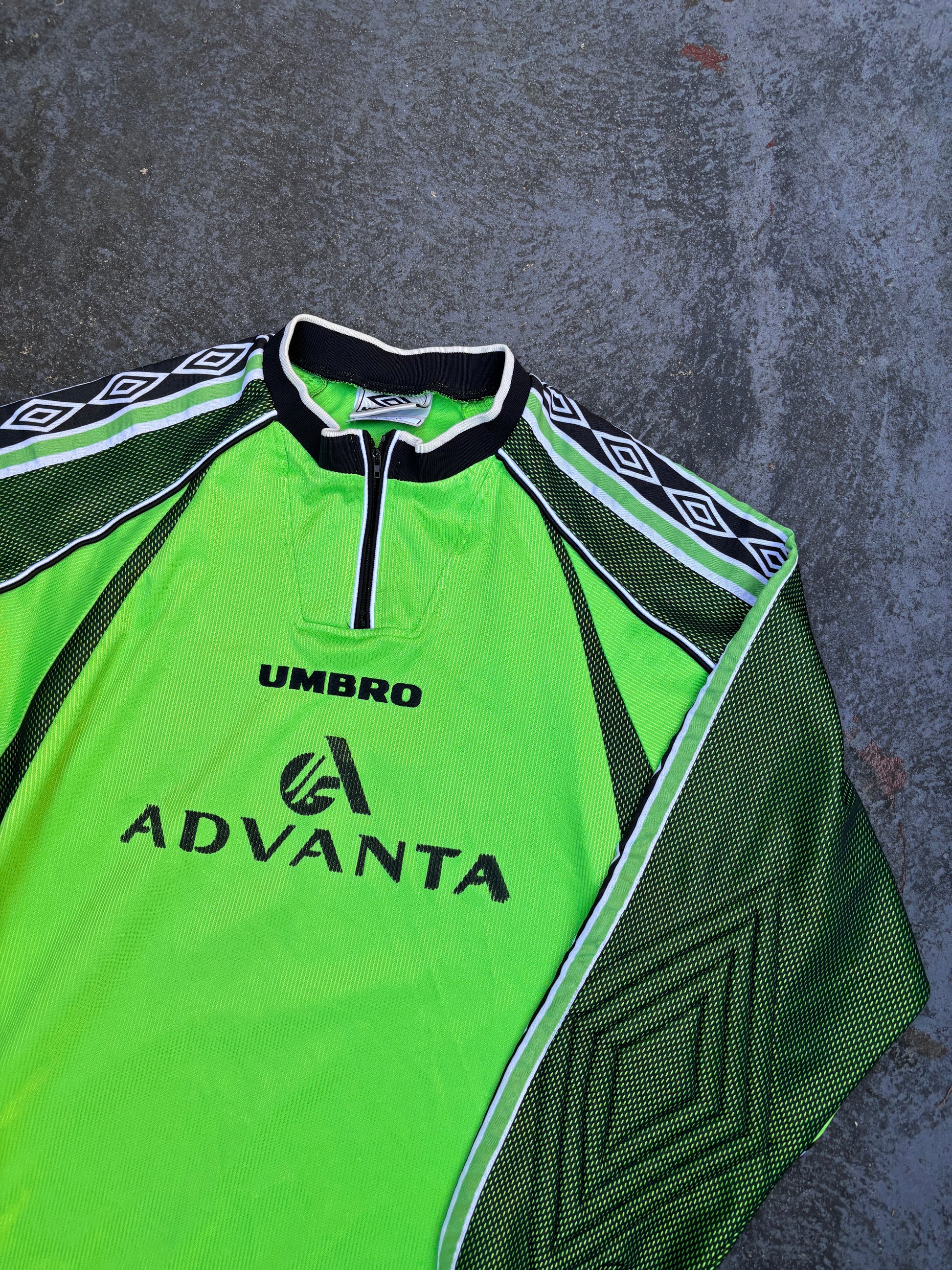 Vintage 90s Umbro Goalie Jersey Jumper Size XL Green Black Centre Logo Arm Tape