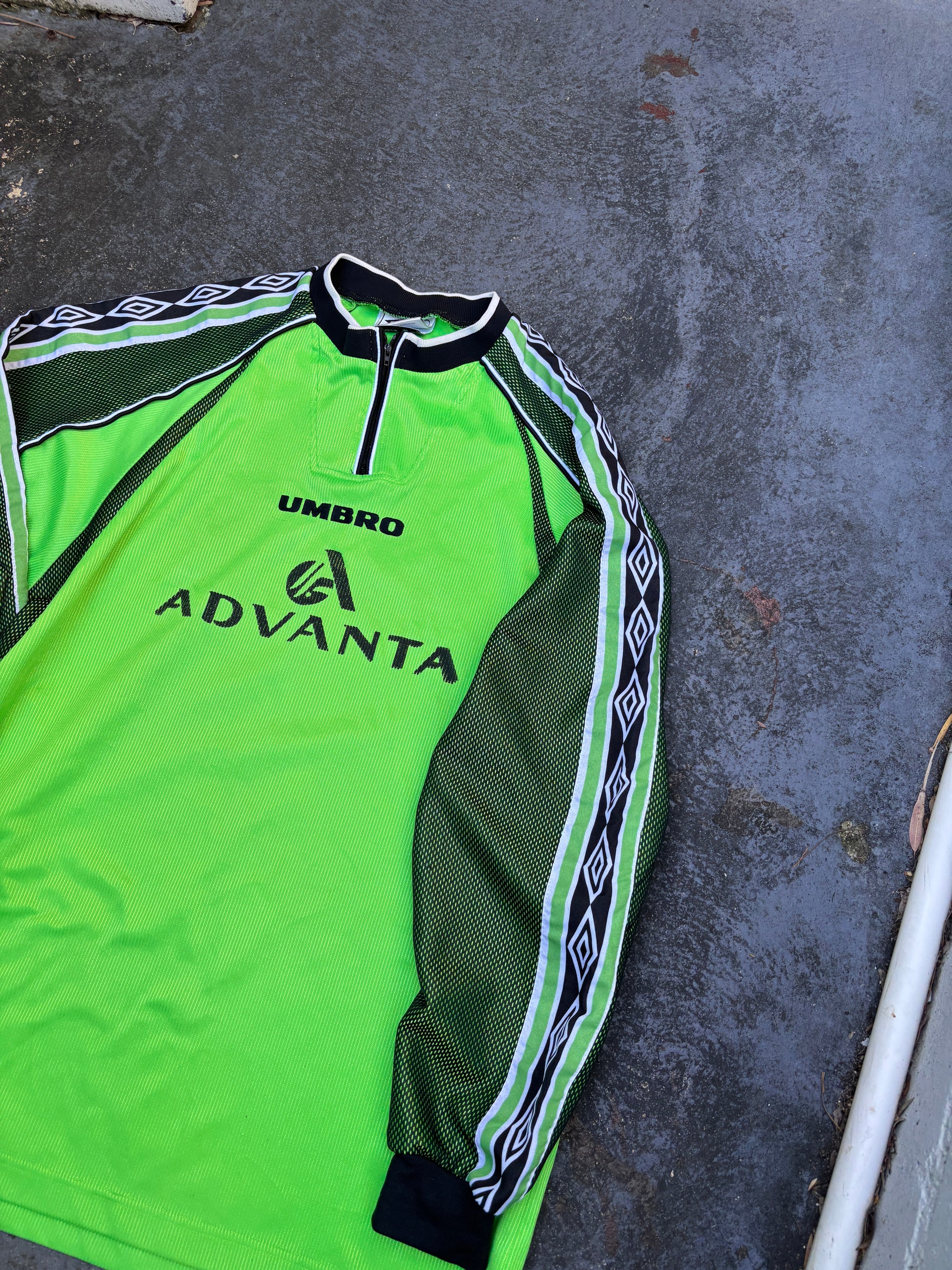 Vintage 90s Umbro Goalie Jersey Jumper Size XL Green Black Centre Logo Arm Tape