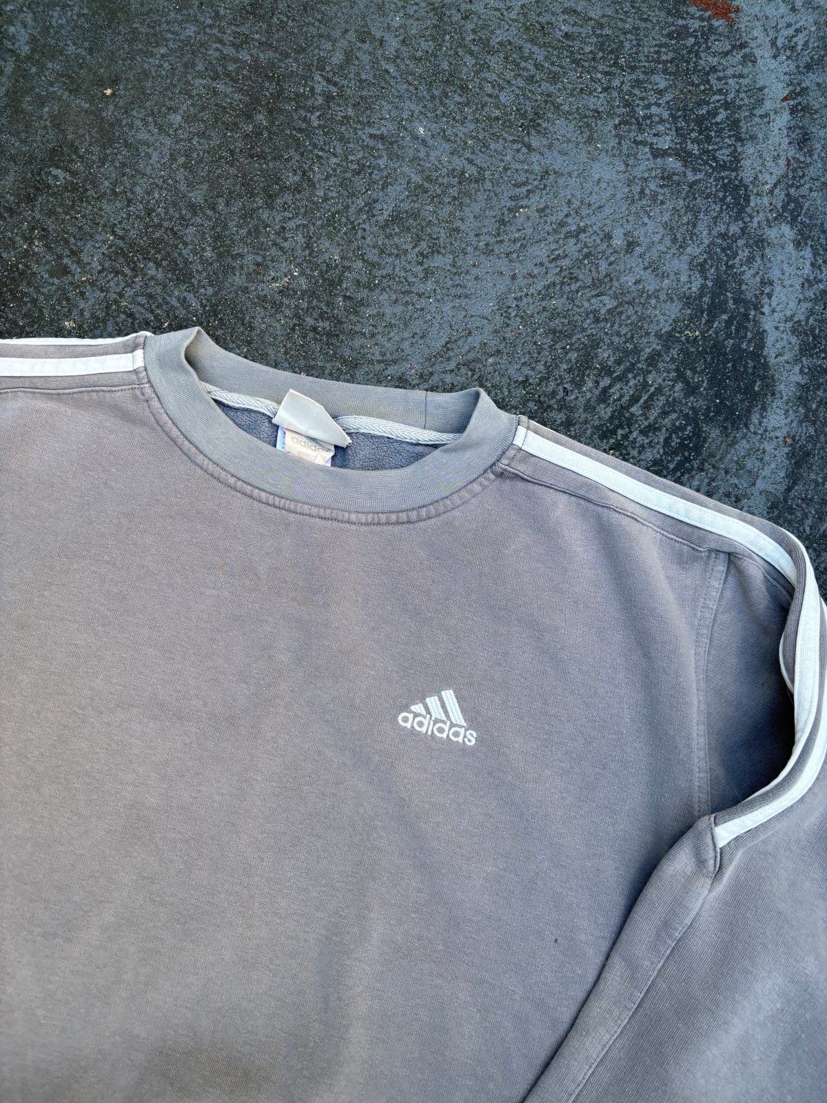 Vintage 90s Adidas Jumper Size L Grey Chest Logo 3-Stripes Sweatshirt