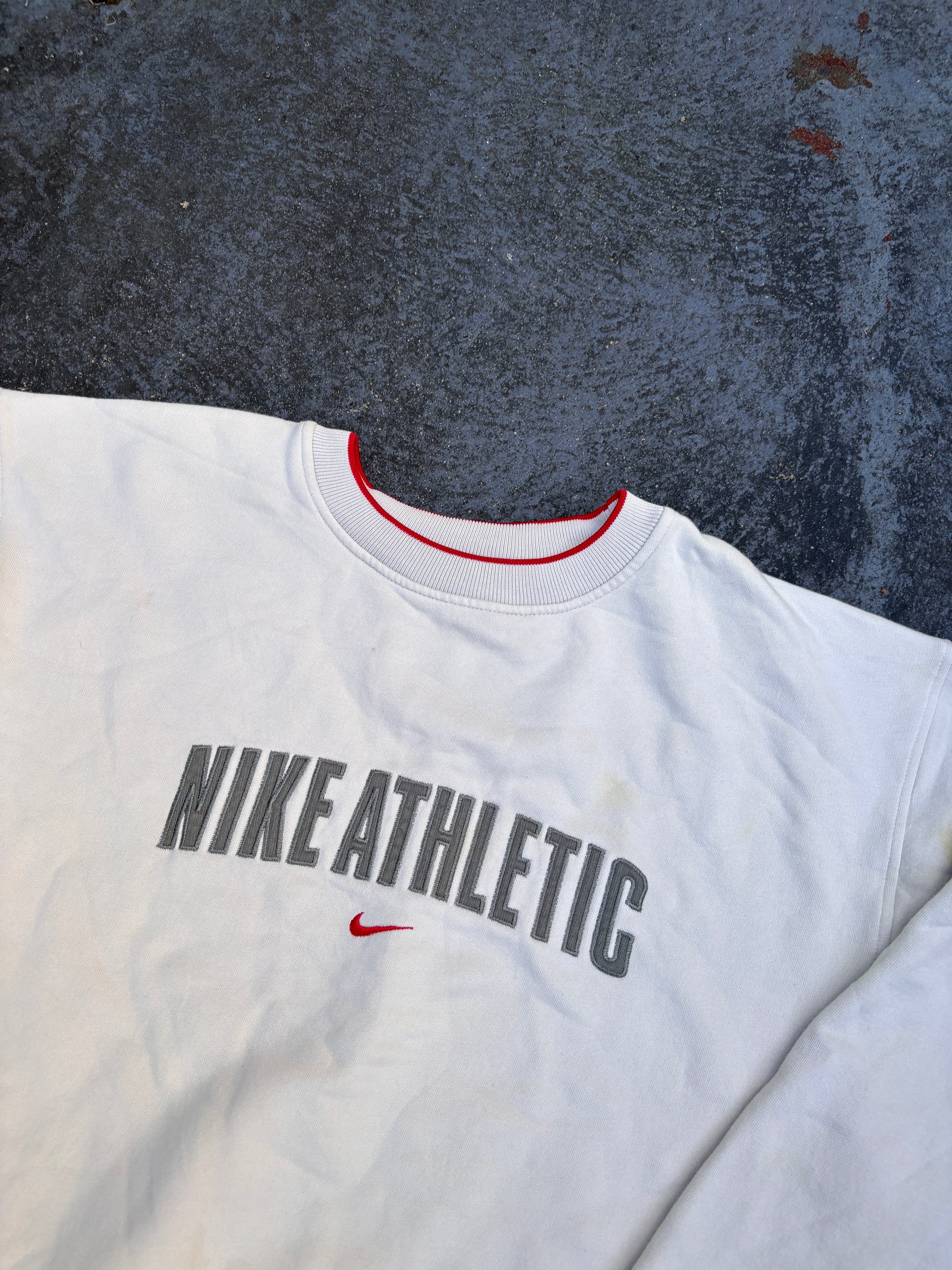 Vintage Y2K Nike Jumper Size XL Cream Red Nike Athletic Spell Out Sweatshirt