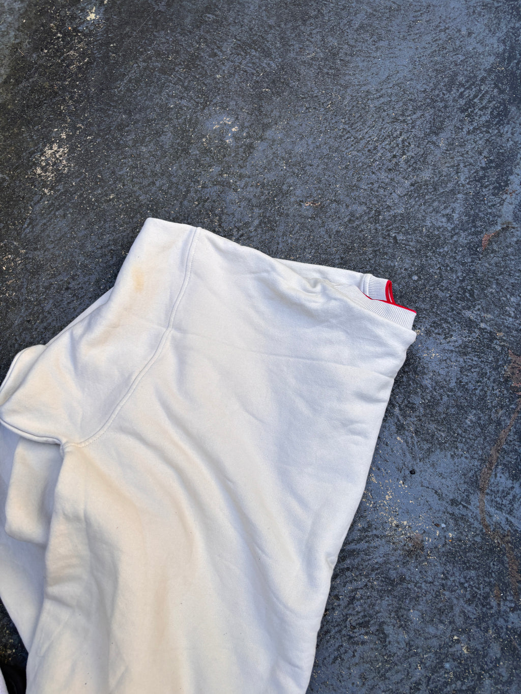 Vintage Y2K Nike Jumper Size XL Cream Red Nike Athletic Spell Out Sweatshirt
