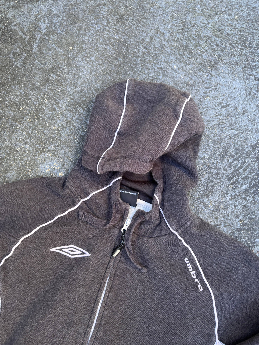Vintage Y2K Umbro Hoodie Size L Grey White Detail Full Zip Embroidered Logo
