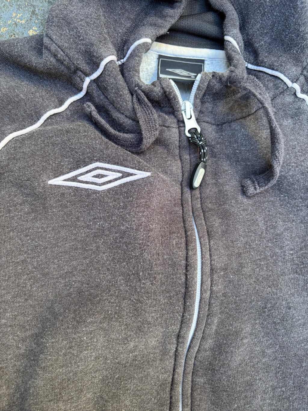 Vintage Y2K Umbro Hoodie Size L Grey White Detail Full Zip Embroidered Logo
