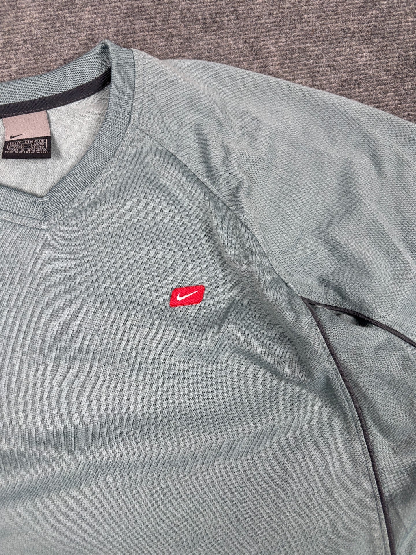 Vintage Y2K Nike T-Shirt Men's M Blue V-Neck Black Piping Red Badge Logo