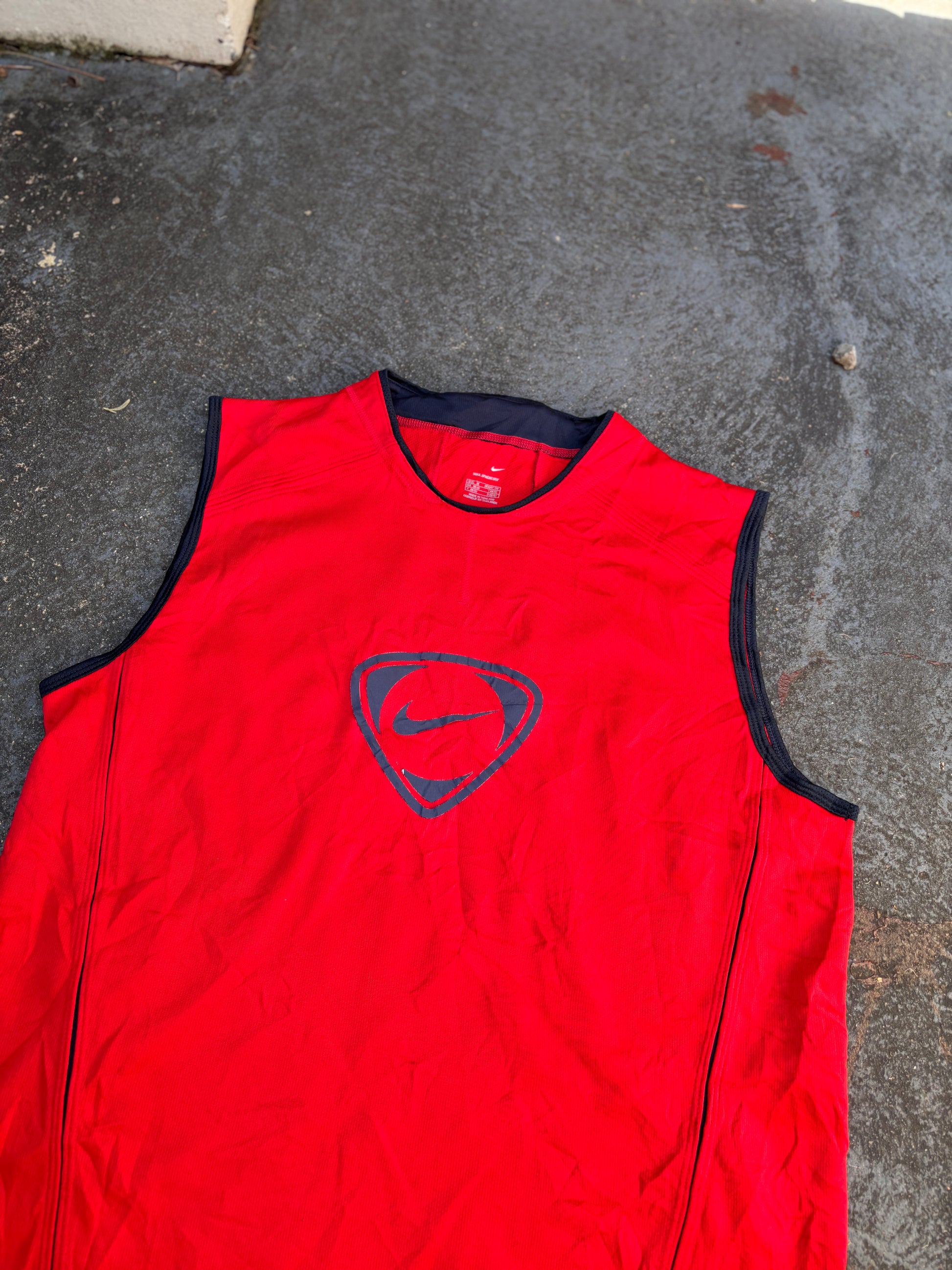 Vintage Y2K/10s Nike Football Jersey Size M Red Large Front Football Logo Sleeveless