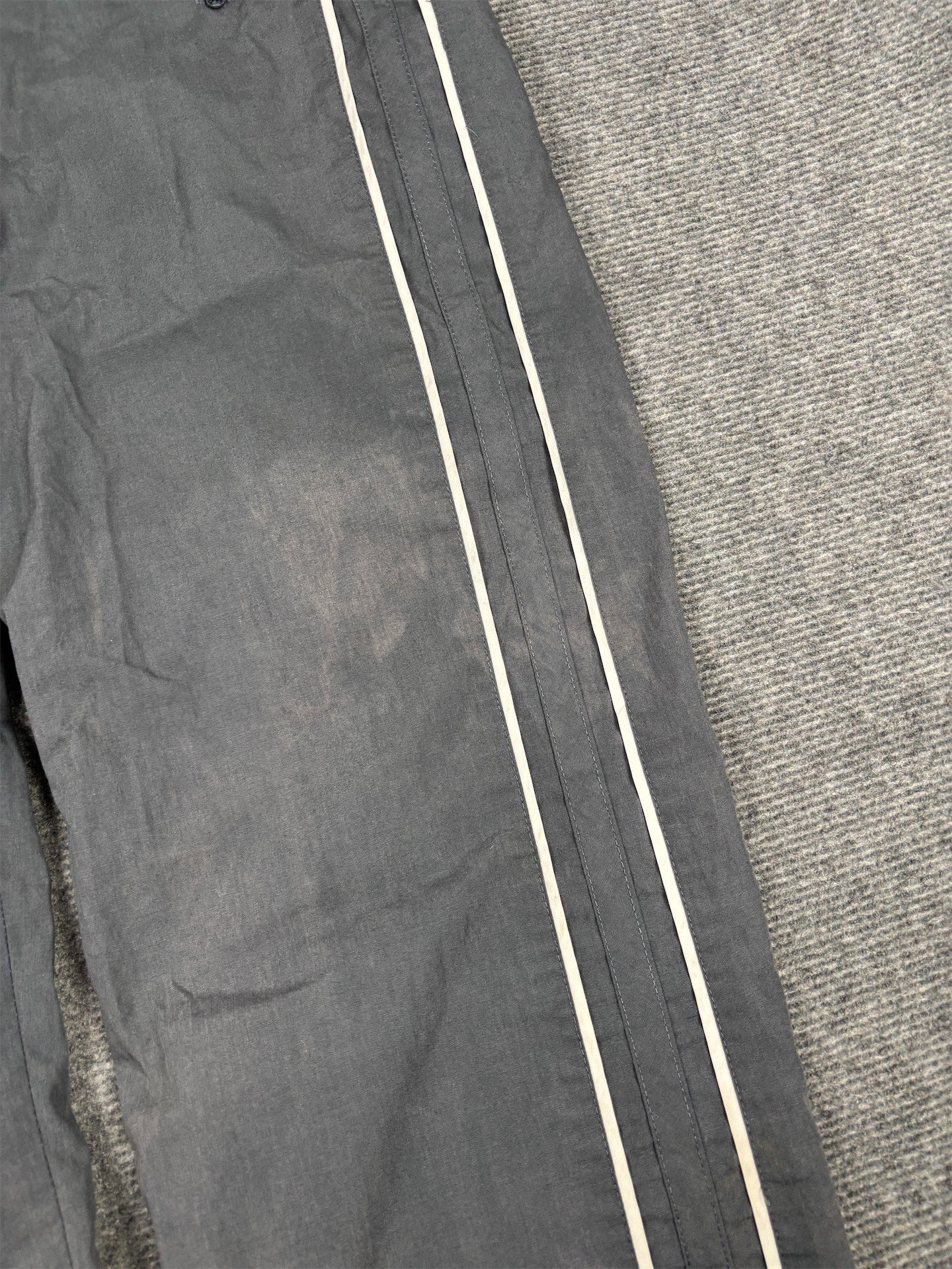 Vintage Y2K Nike Cargo Track Pants Men's XL Grey White Piping Swoosh Baggy Joggers