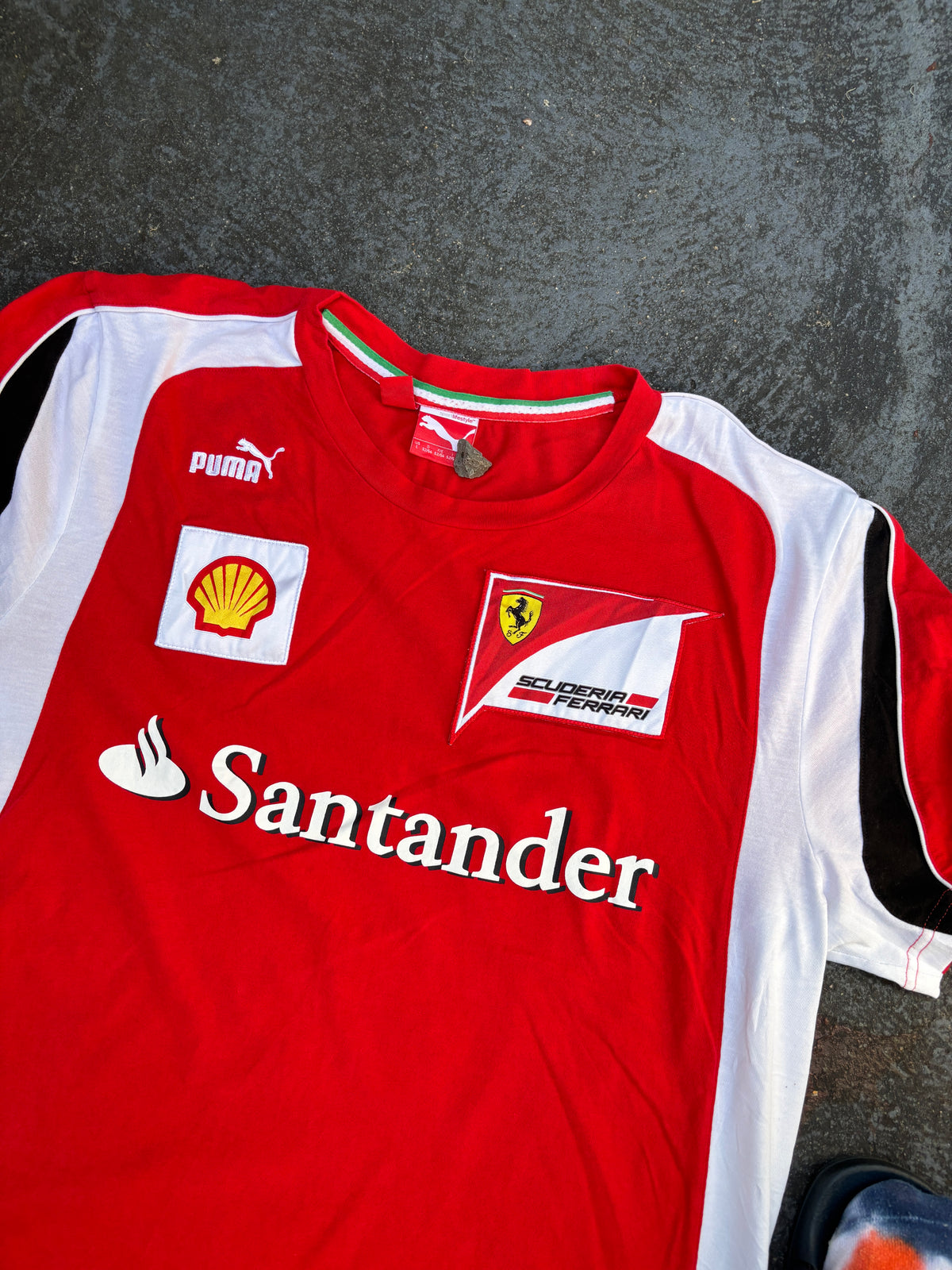 Vintage Puma Ferrari T-Shirt Size L Red Scuderia Shell Logo Patches